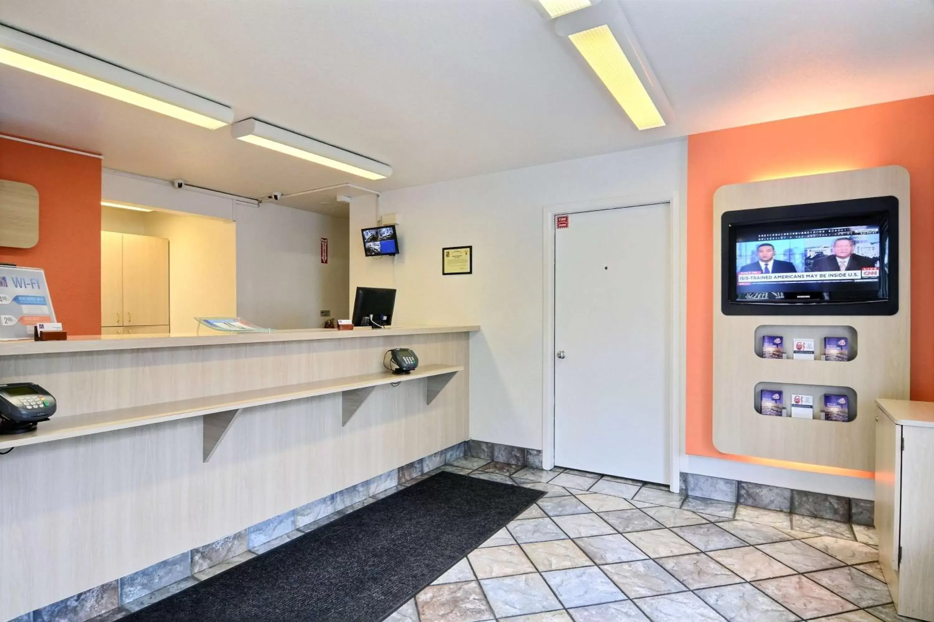 TV and multimedia, Lobby/Reception in Motel 6-Tumwater, WA - Olympia