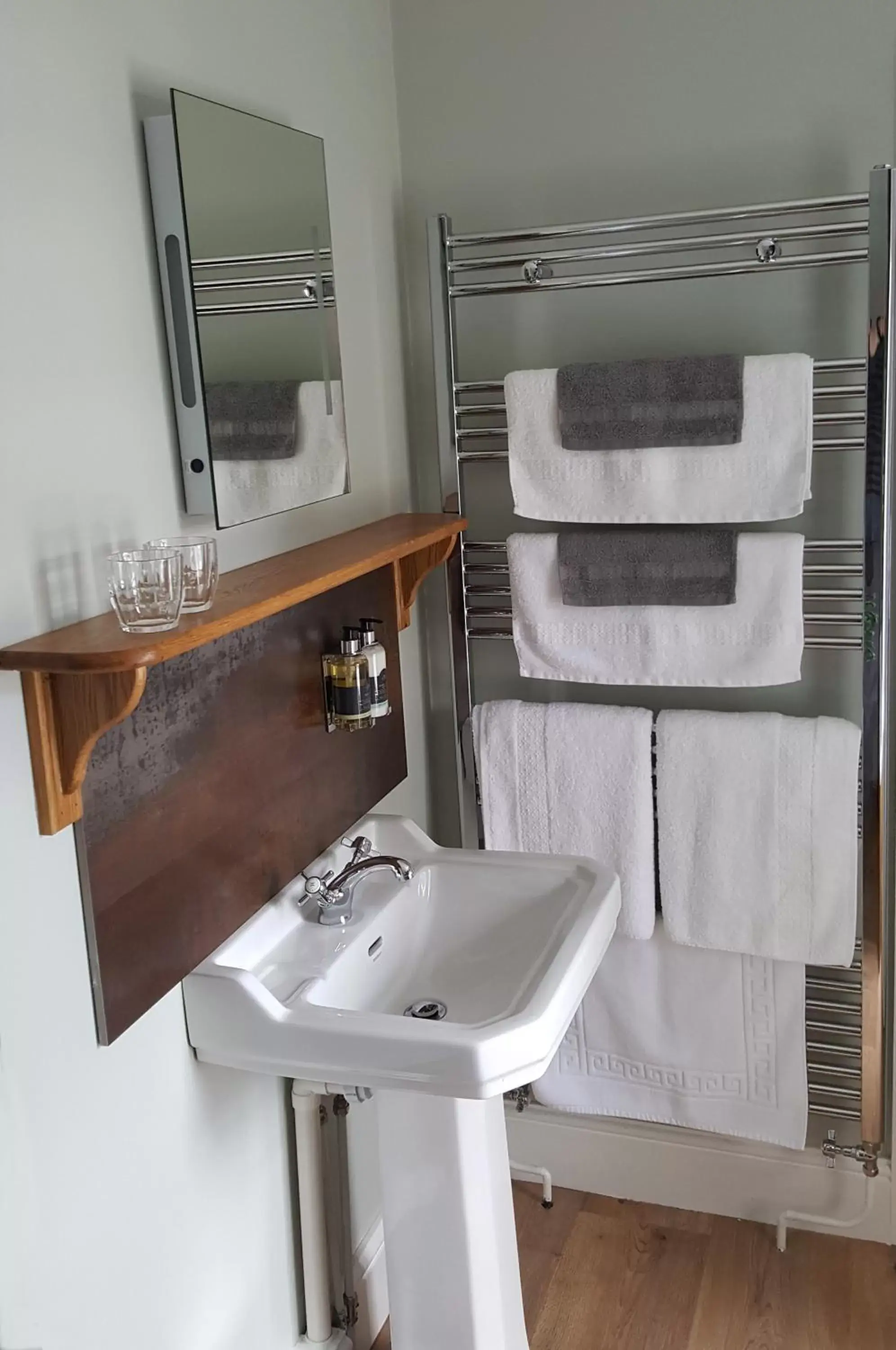 Bathroom in Pontyclerc Farm House Bed and Breakfast