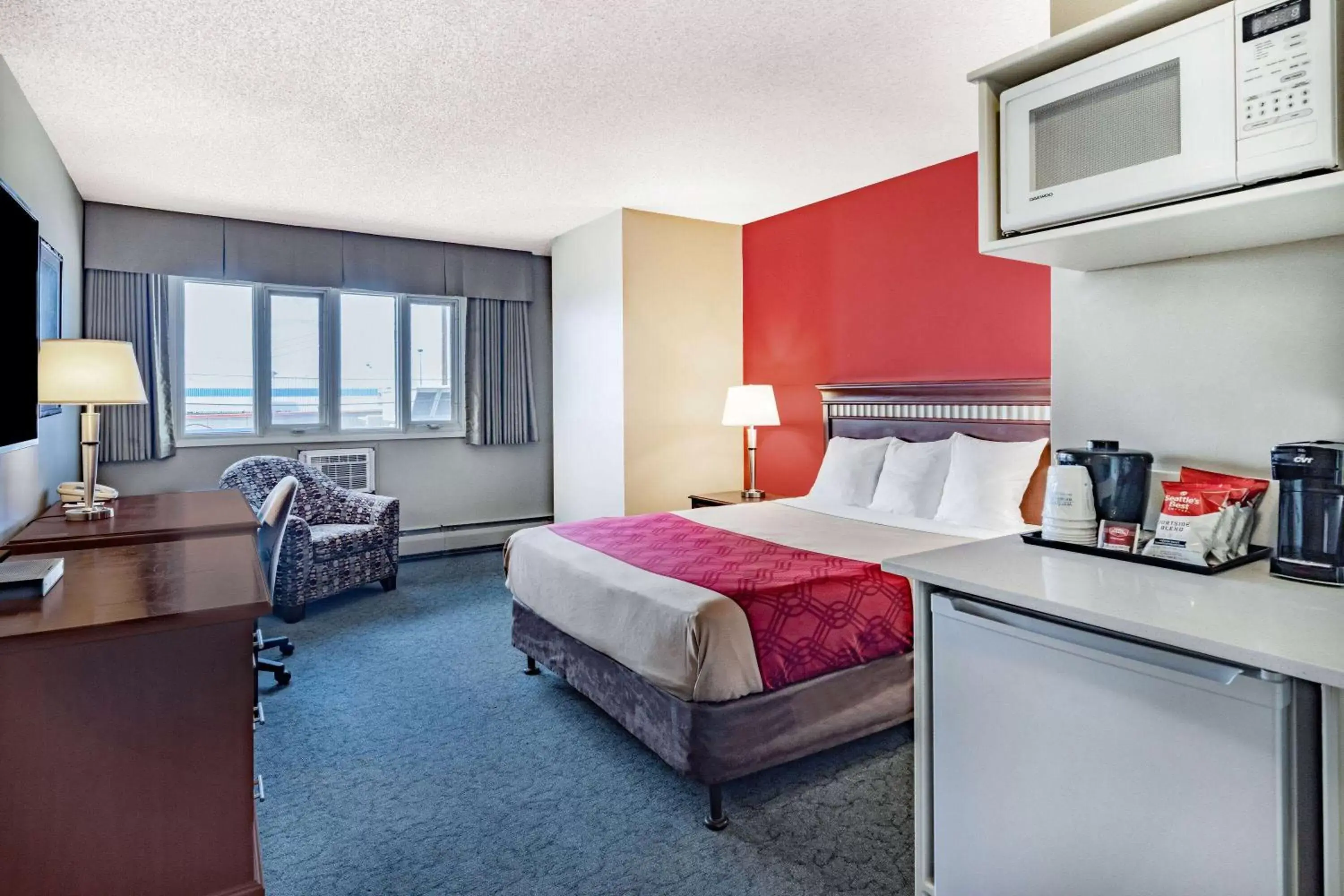 Photo of the whole room in Travelodge by Wyndham Fort St John