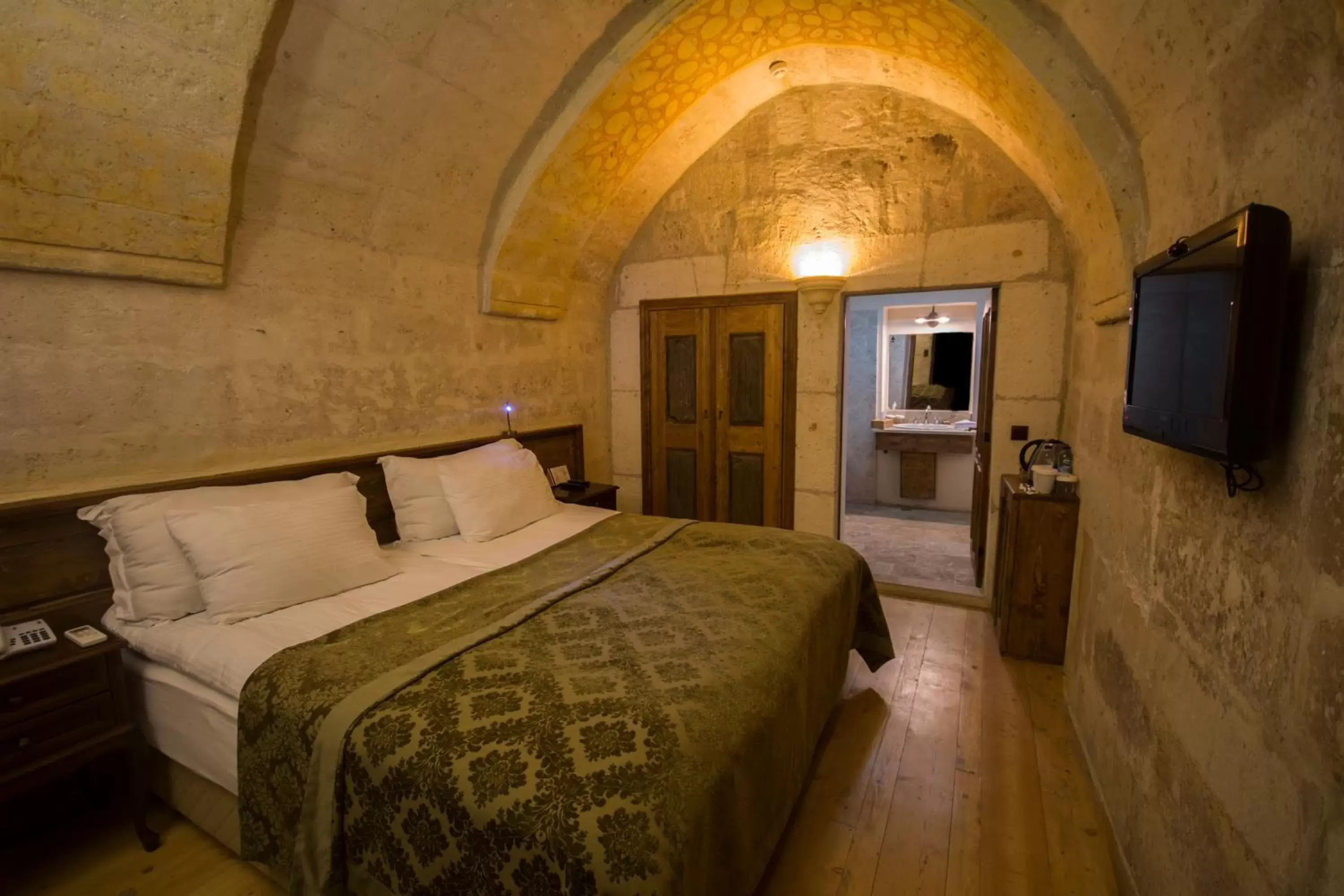 Bedroom, Bed in Fresco Cave Suites Cappadocia