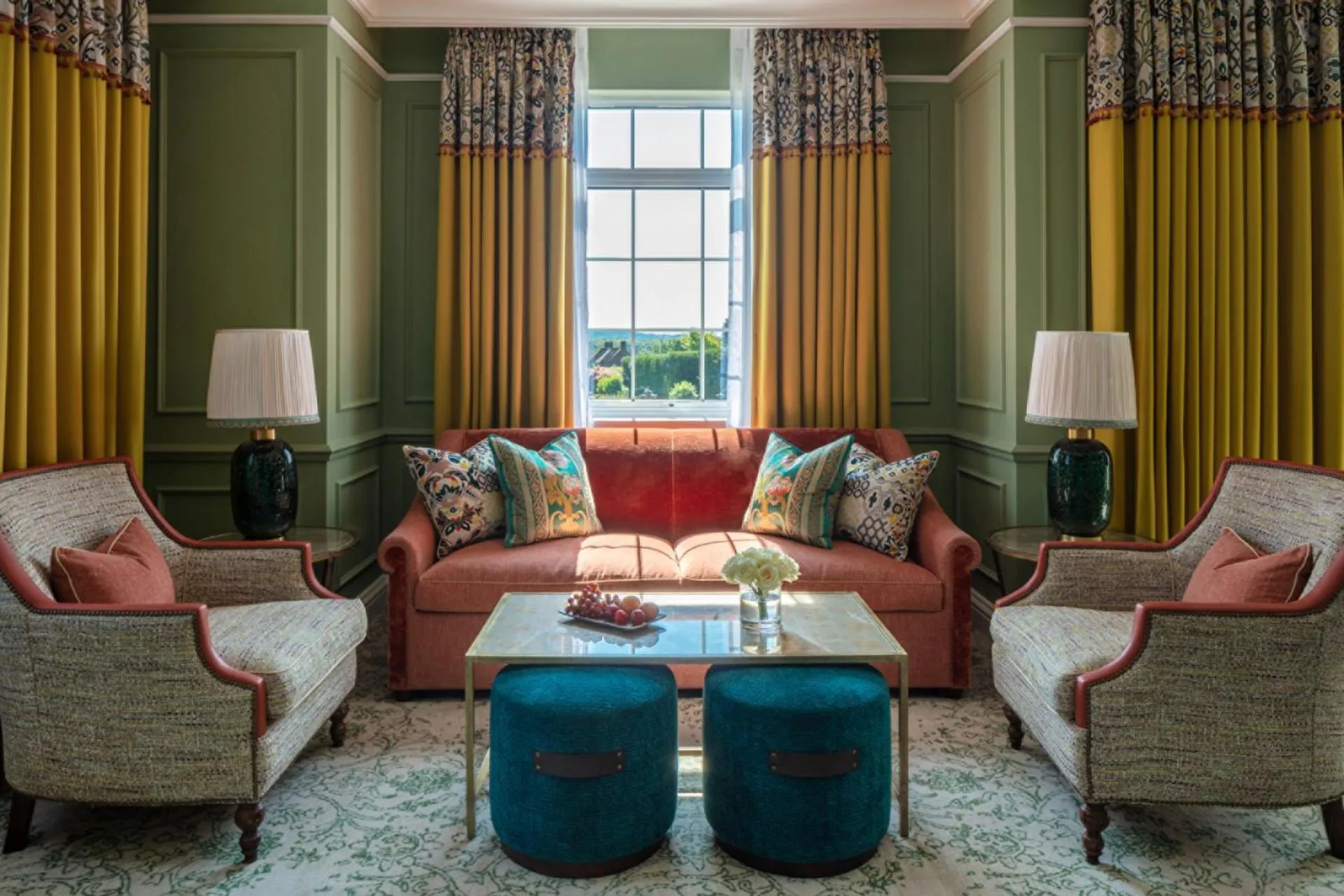 Living room in Four Seasons Hotel Hampshire