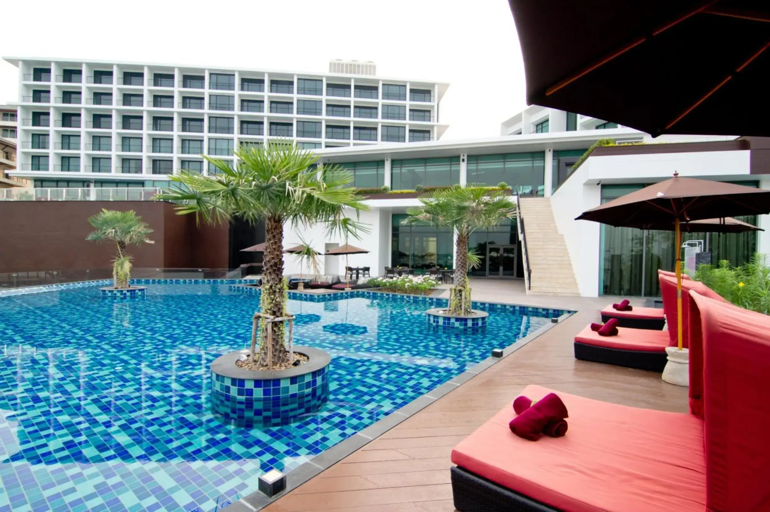 Swimming Pool in Way Hotel Pattaya