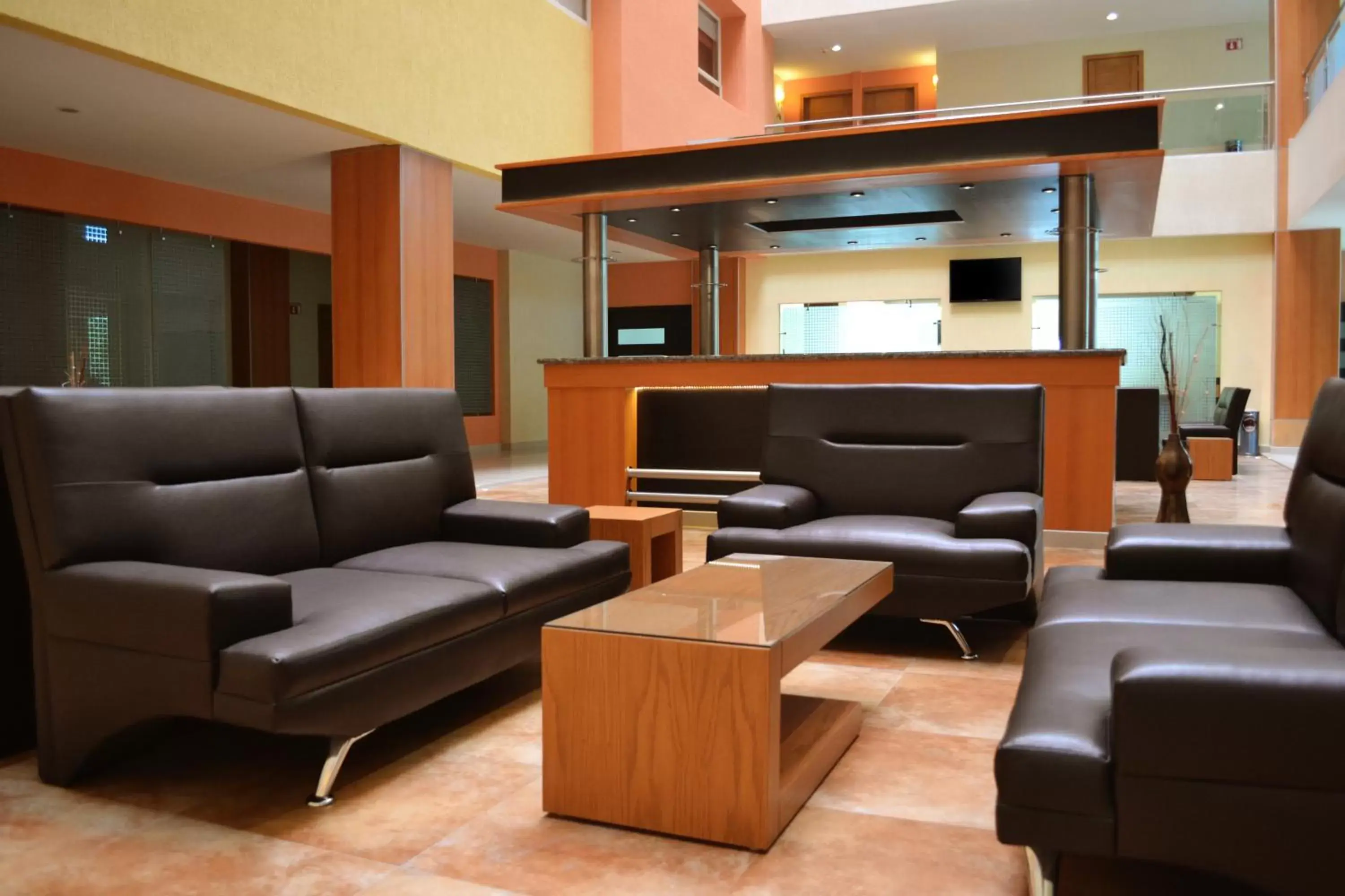 Living room, Lounge/Bar in Hostalia Hotel Expo & Business Class