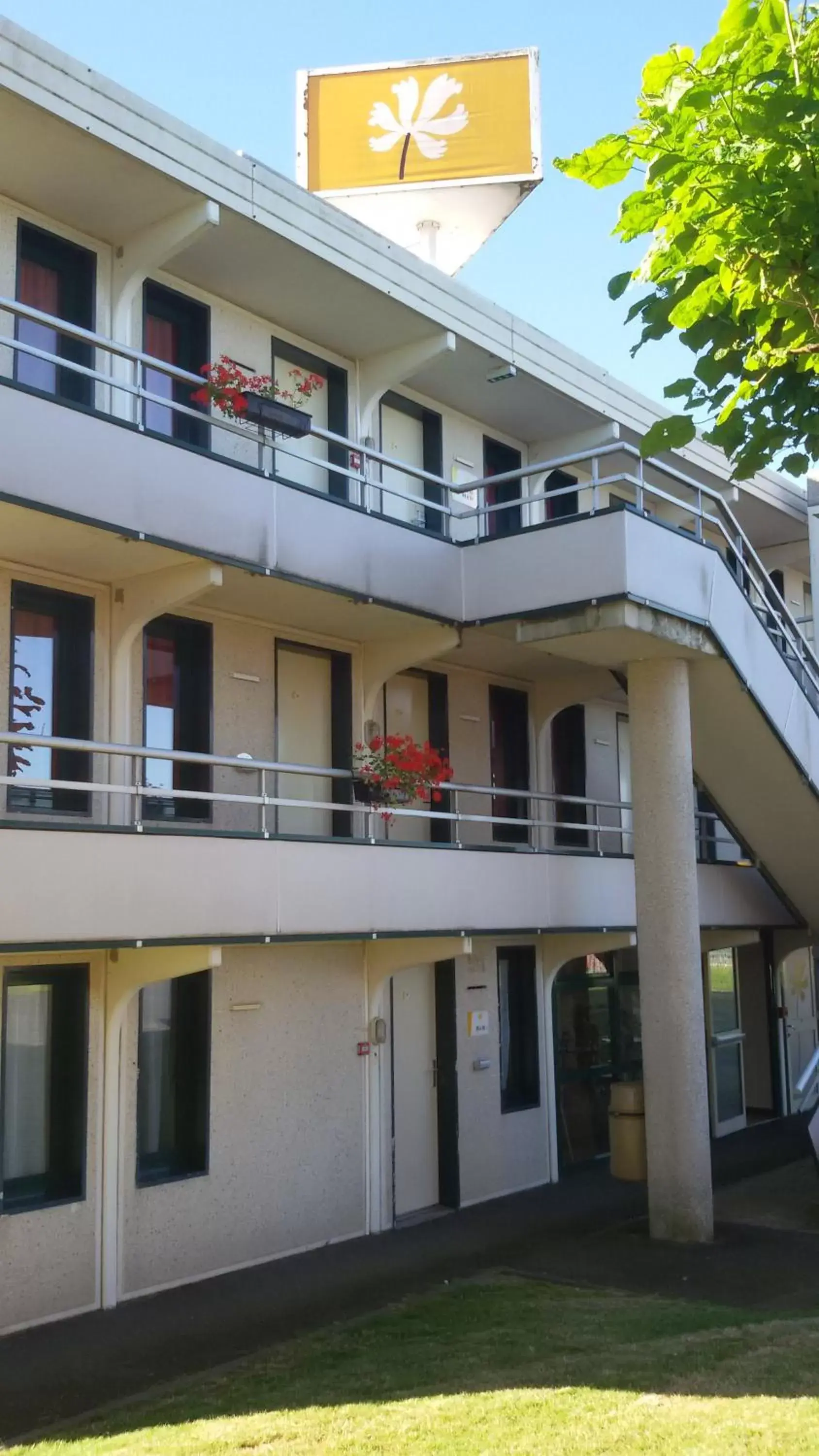 View (from property/room), Facade/Entrance in Premiere Classe Cambrai Proville