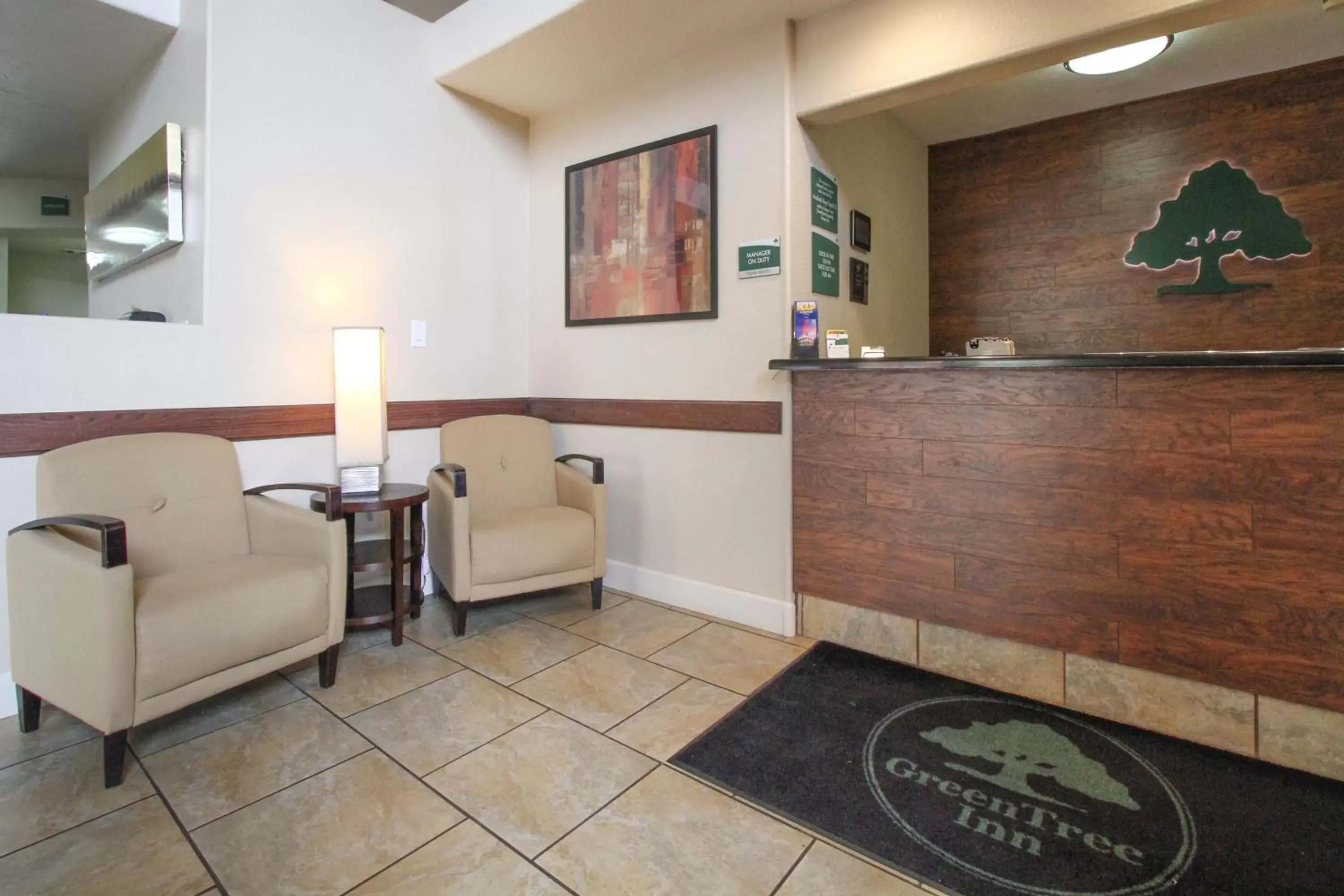 Lobby or reception, Lounge/Bar in GreenTree Inn Flagstaff
