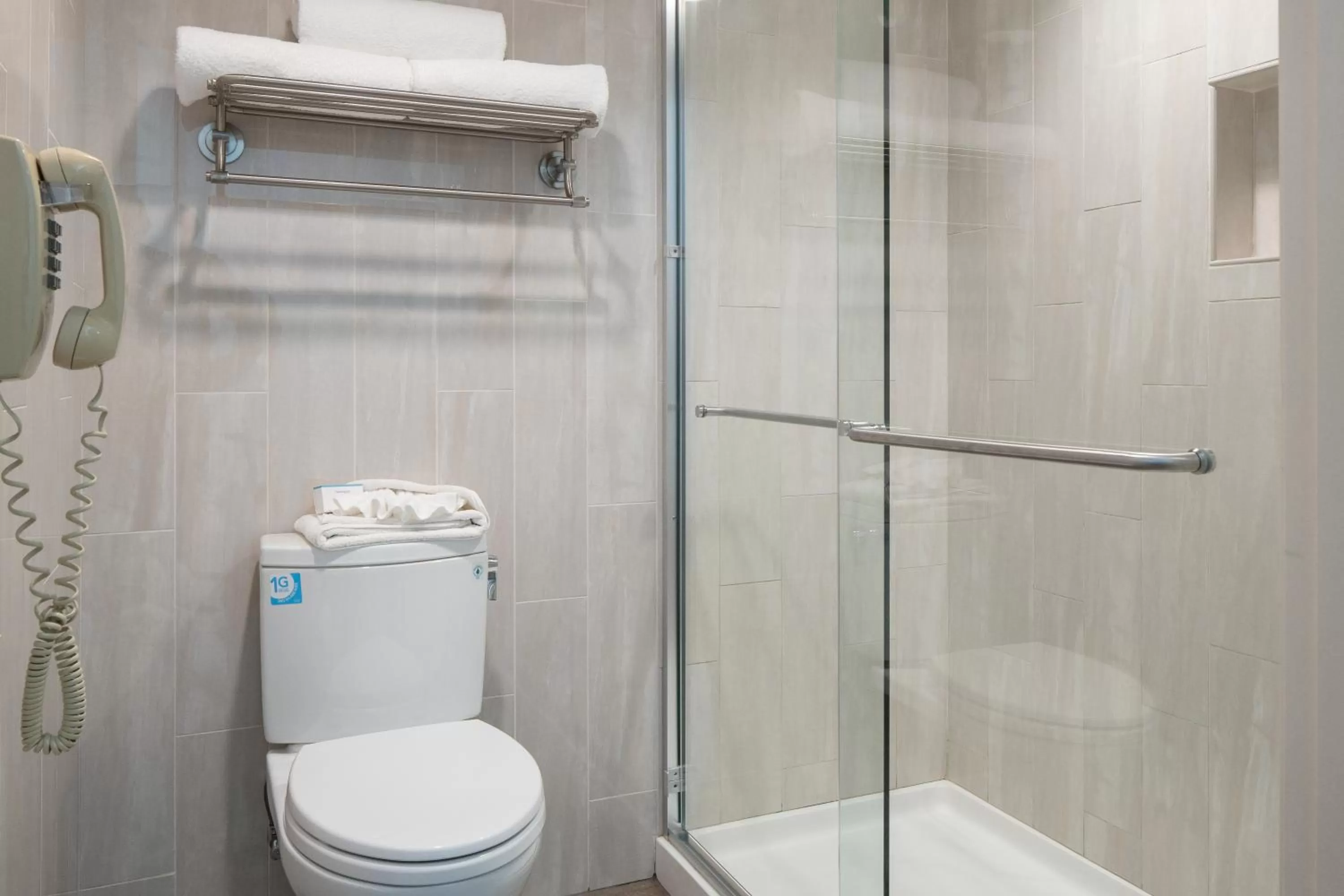 Shower in Atherton Park Inn and Suites