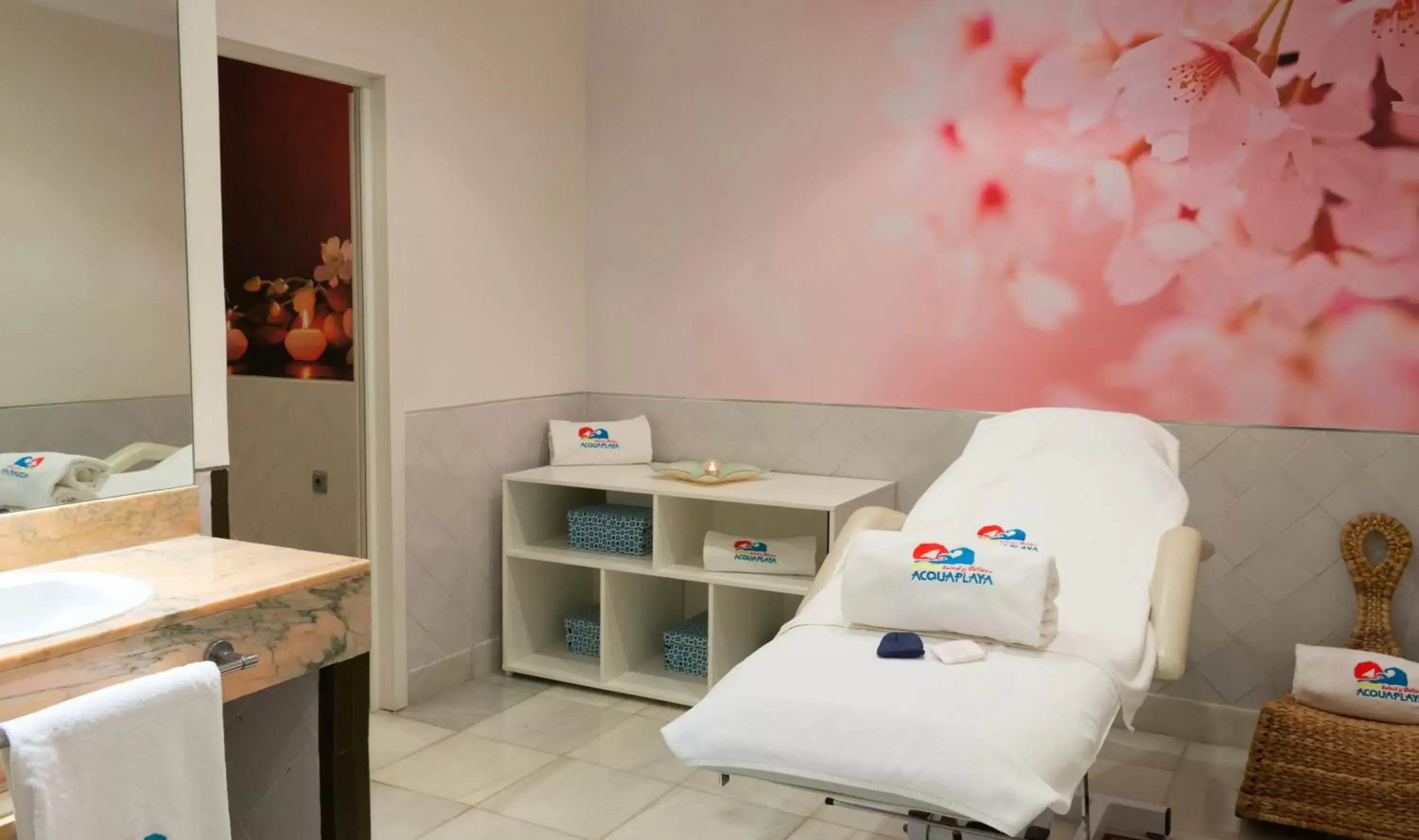 Massage, Bathroom in Ilunion Les Corts Spa
