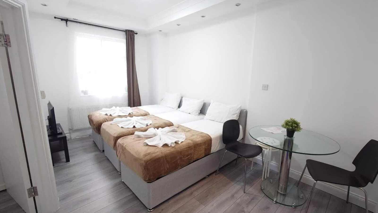 Bedroom, Bed in Kings Cross Apartment