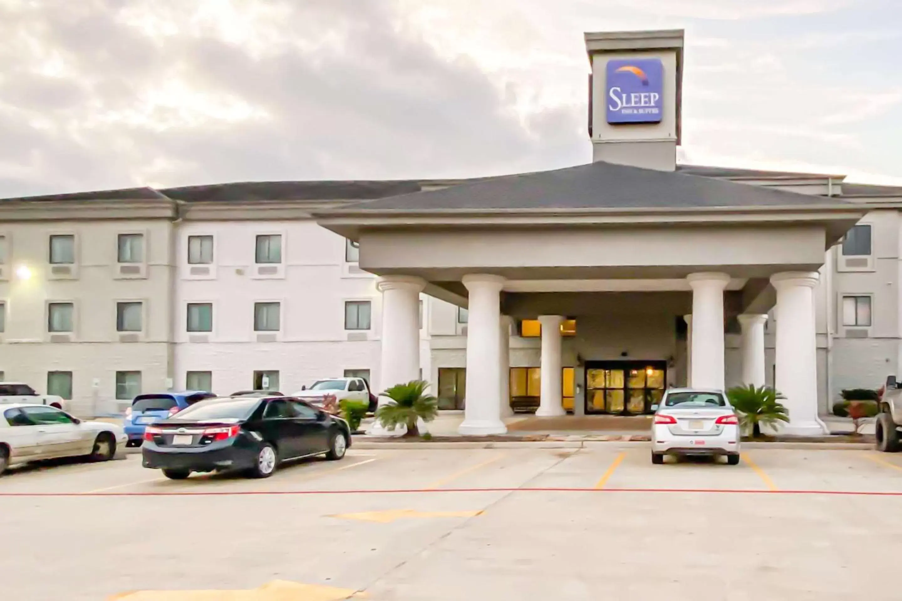 Property building in Sleep Inn & Suites Pearland - Houston South