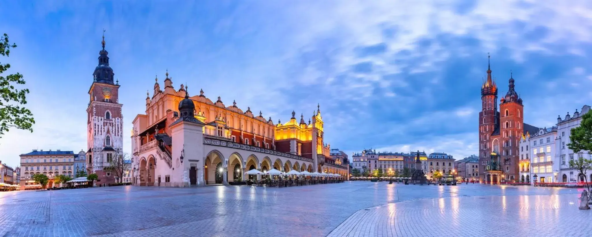 Nearby landmark, Property Building in Holiday Inn Krakow City Centre, an IHG Hotel