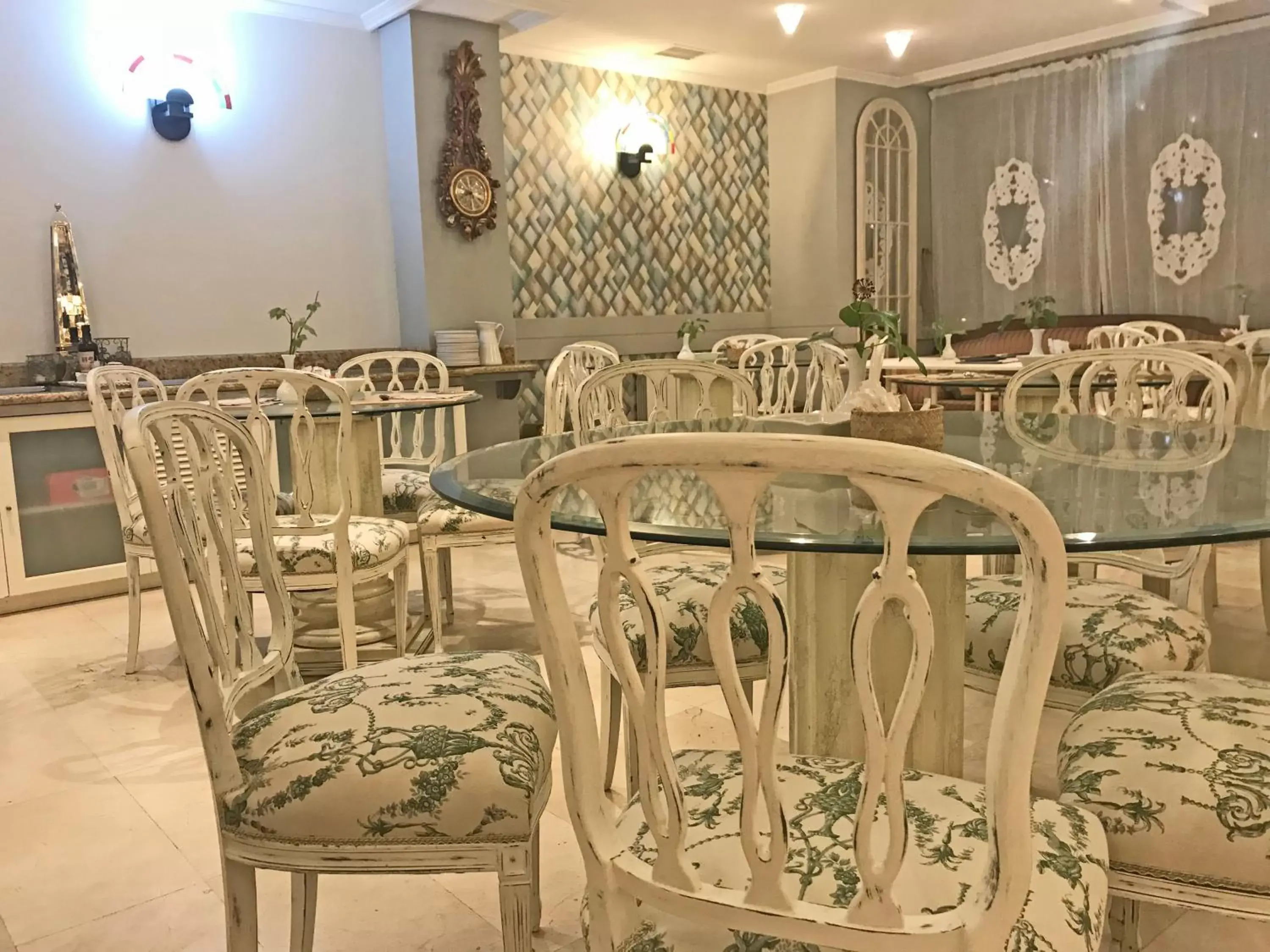 Food and drinks, Restaurant/Places to Eat in Hotel Maria Luisa