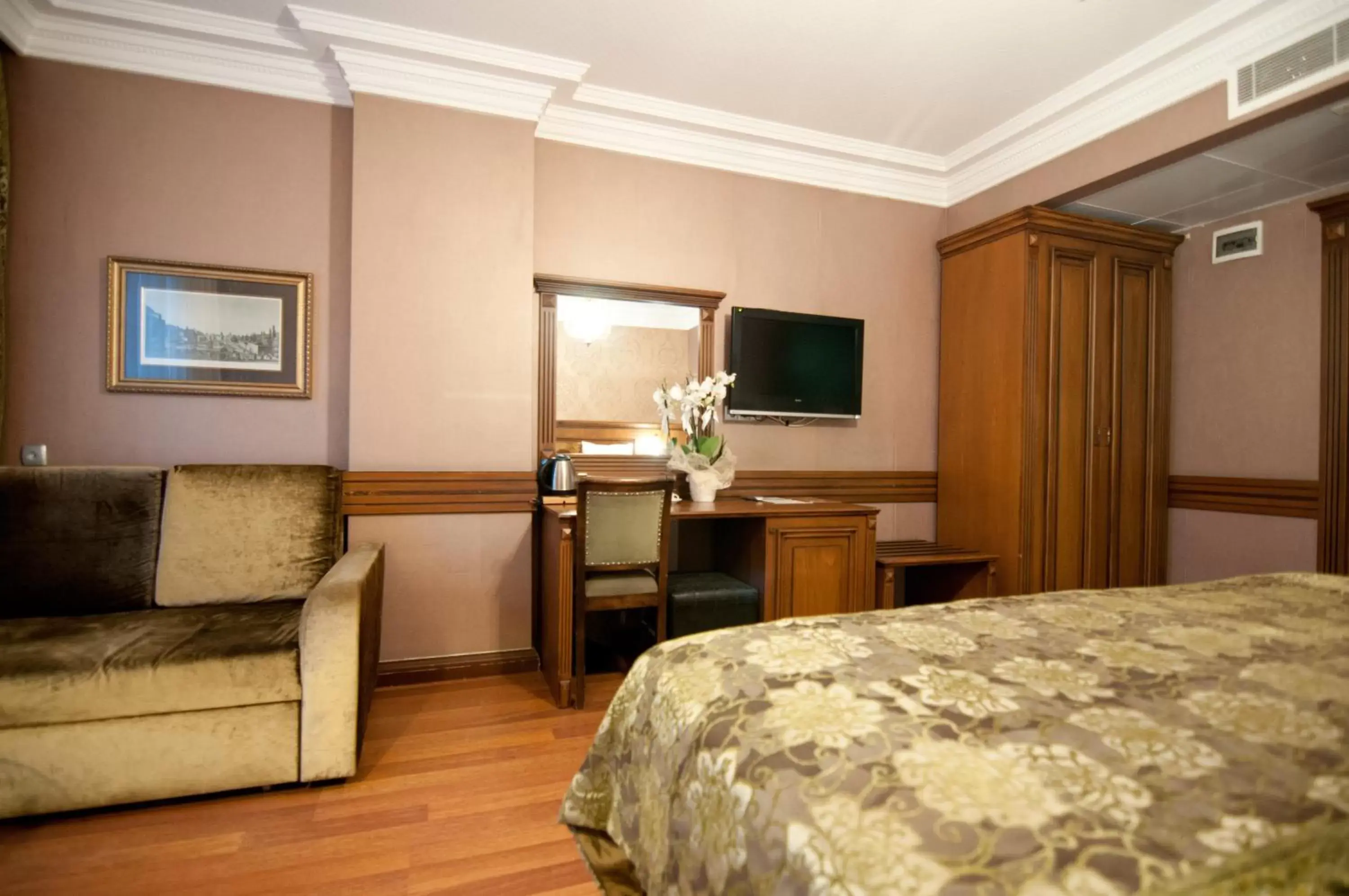 Massage, TV/Entertainment Center in Ferman Hotel Old City -Special Category