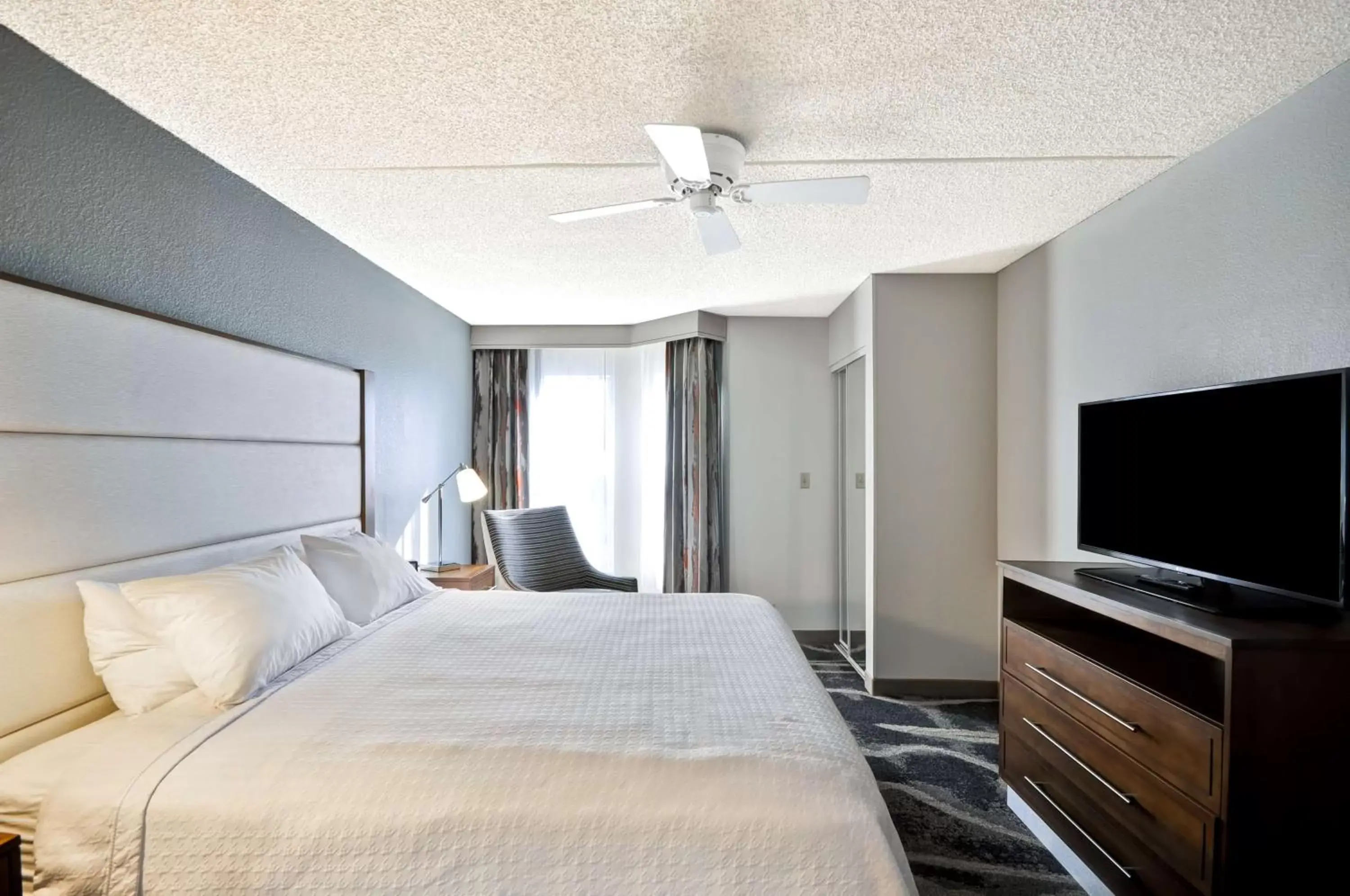 Bedroom, Bed in Homewood Suites by Hilton Phoenix-Biltmore