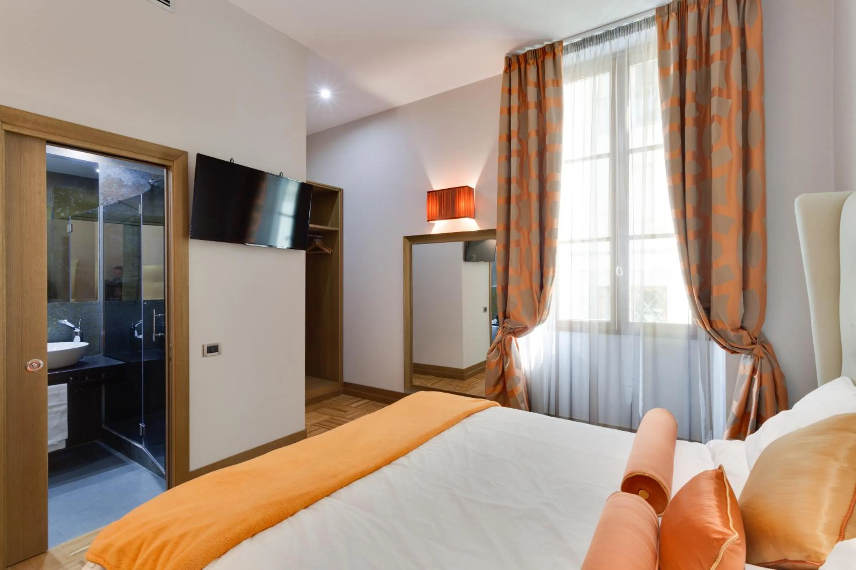 Photo of the whole room, Bed in Solo Experience Hotel