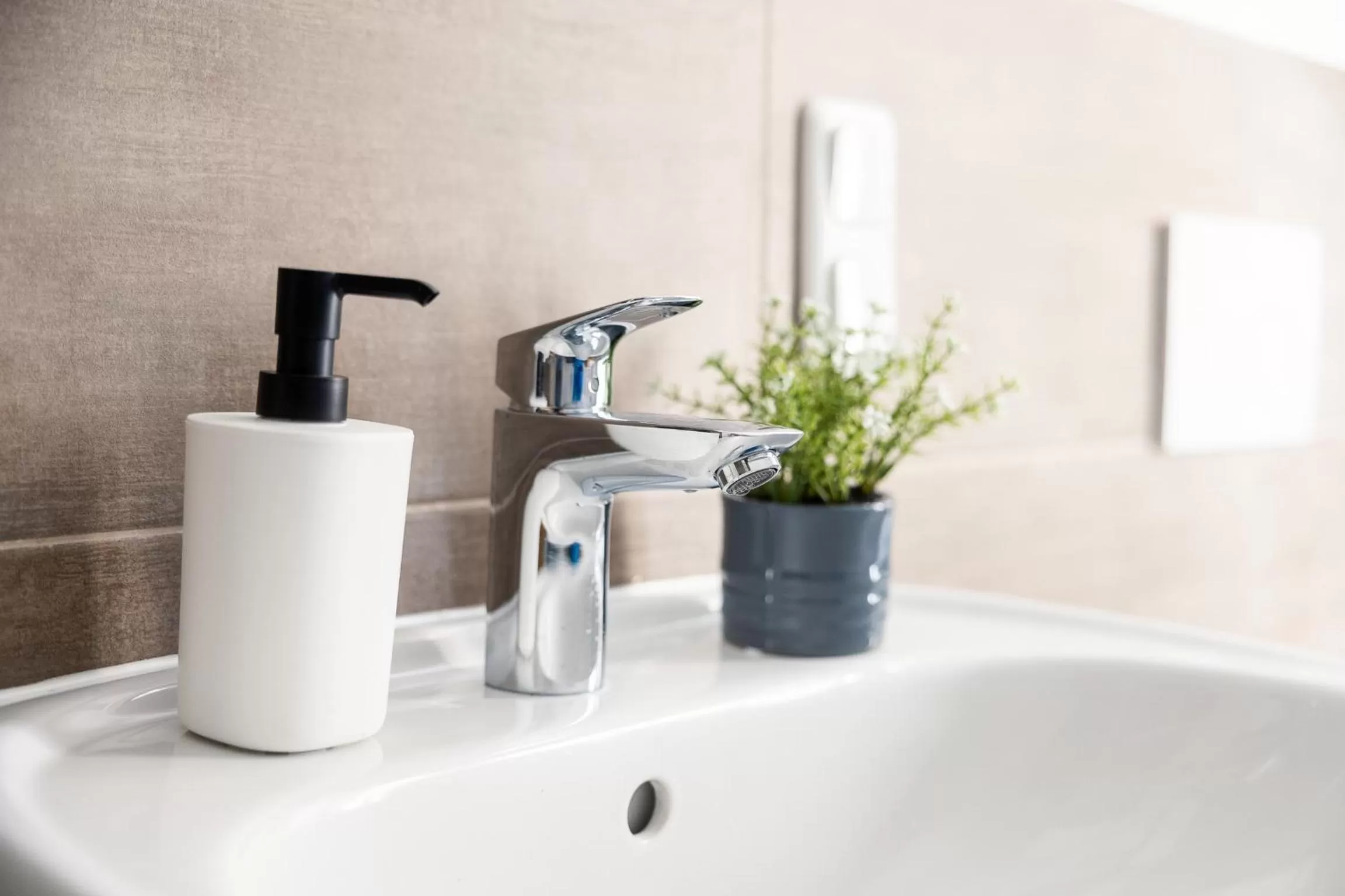 Bathroom in Apartments am Neuen Theater - Altstadt - Zentral - Küche - Wifi - Powered by Ko-Living