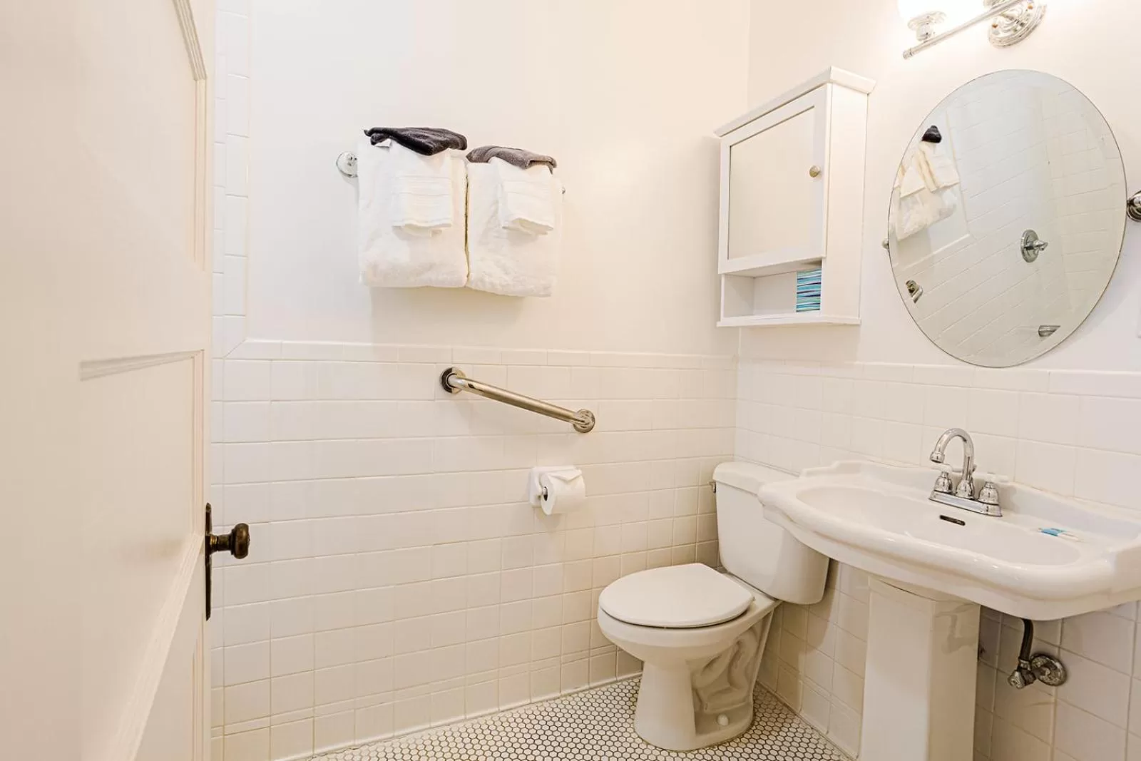 Bathroom in Echo Mountain Inn