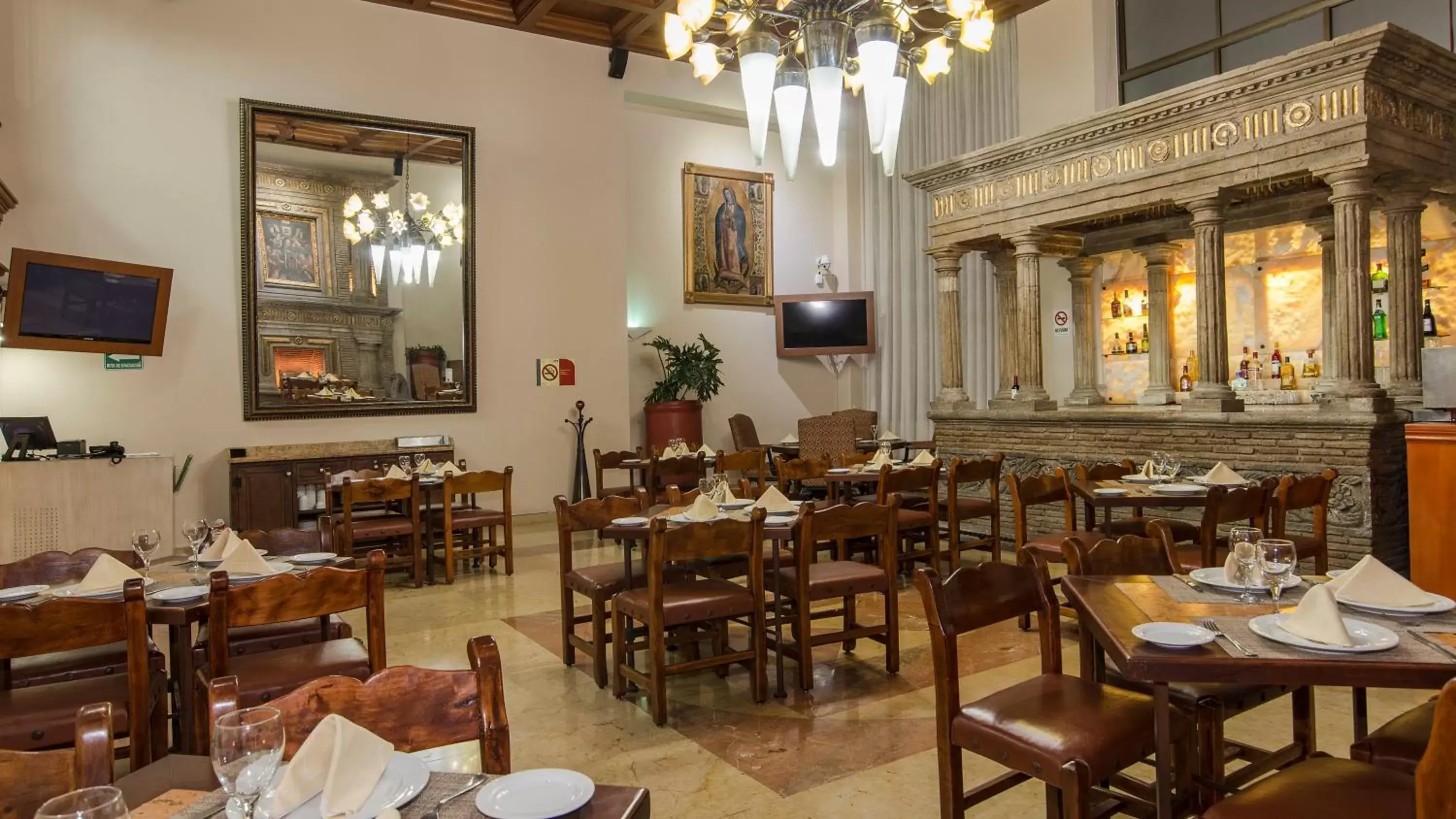 Restaurant/Places to Eat in Holiday Inn & Suites Mexico Zona Reforma, an IHG Hotel