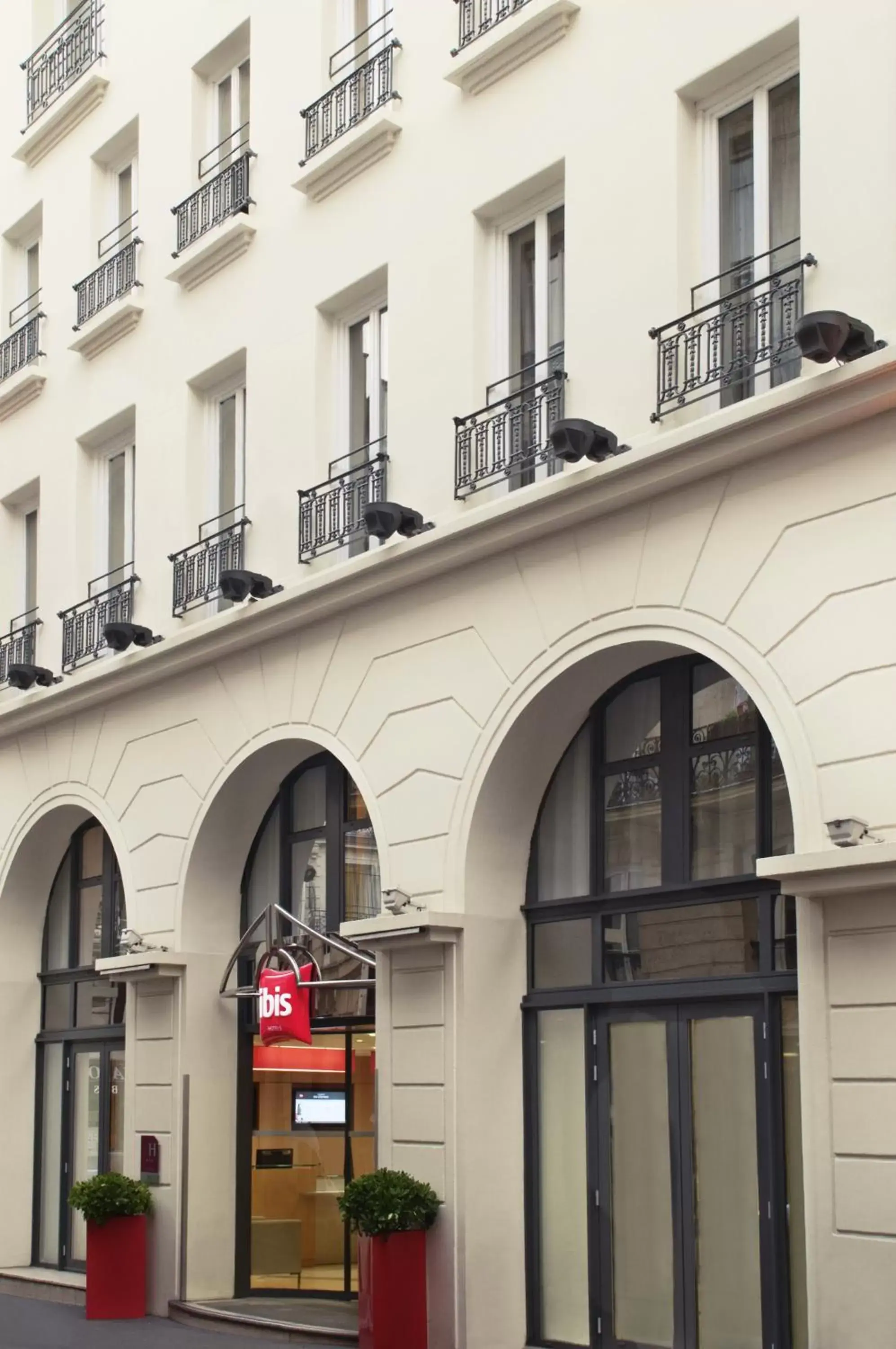 Facade/entrance, Property Building in ibis Paris Opera La Fayette
