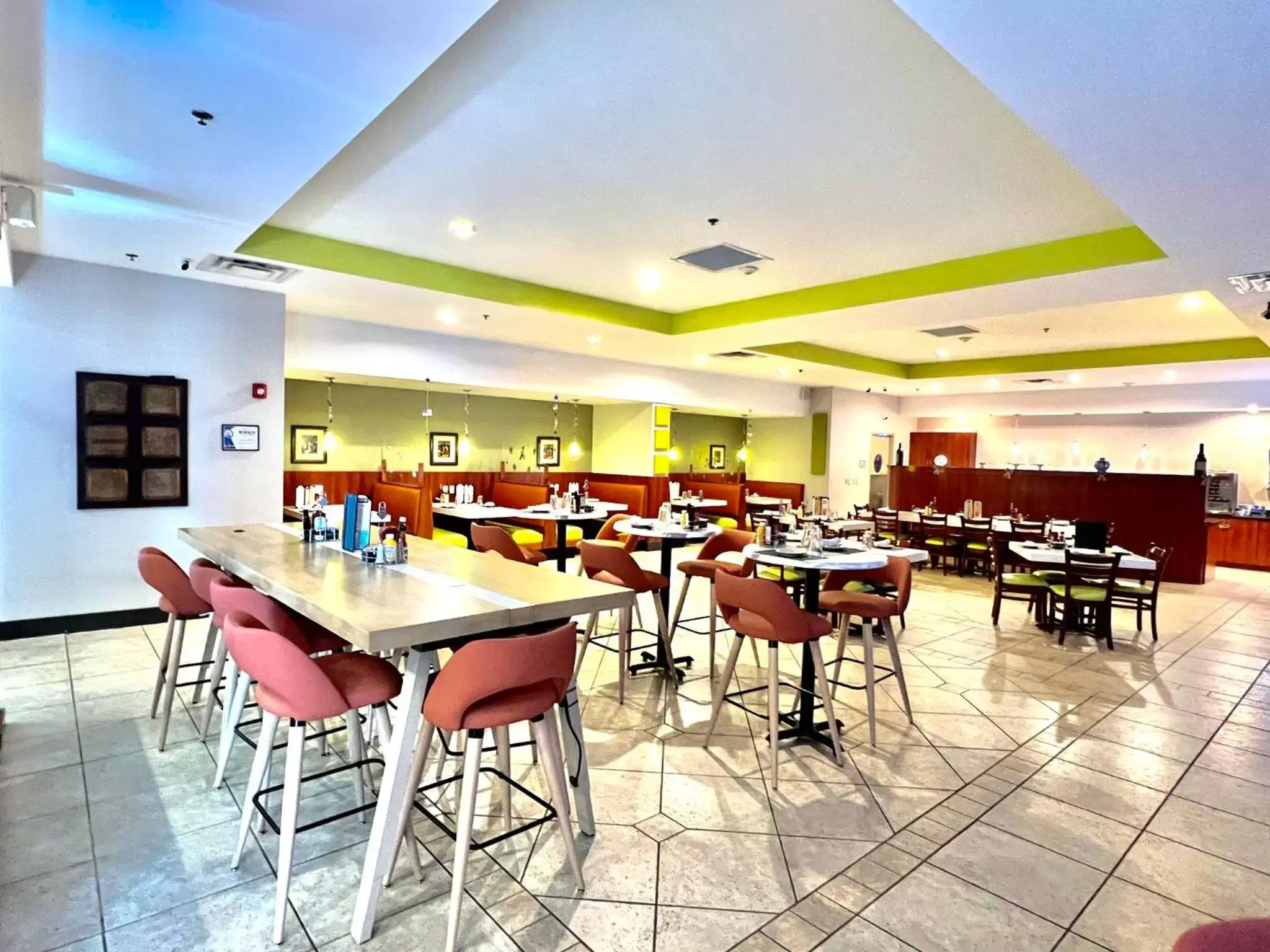 Restaurant/Places to Eat in Holiday Inn Toledo - Maumee I-80/90, an IHG Hotel