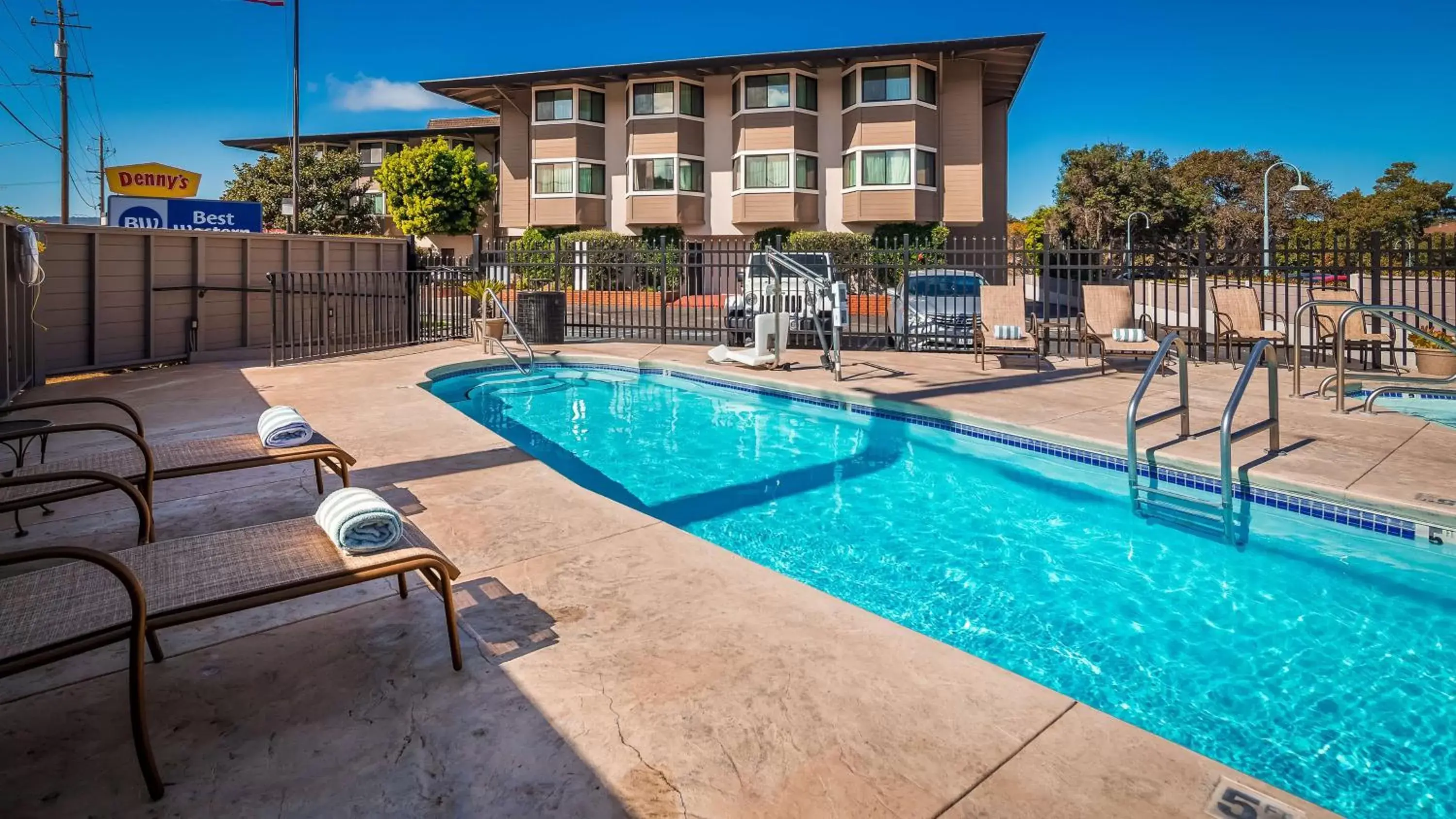 Pool view, Swimming Pool in Best Western De Anza Inn