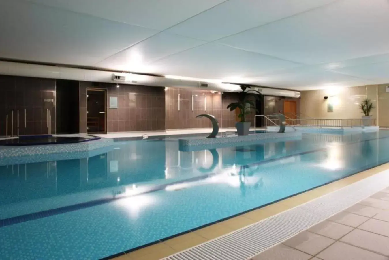 Swimming Pool in Maldron Hotel Tallaght