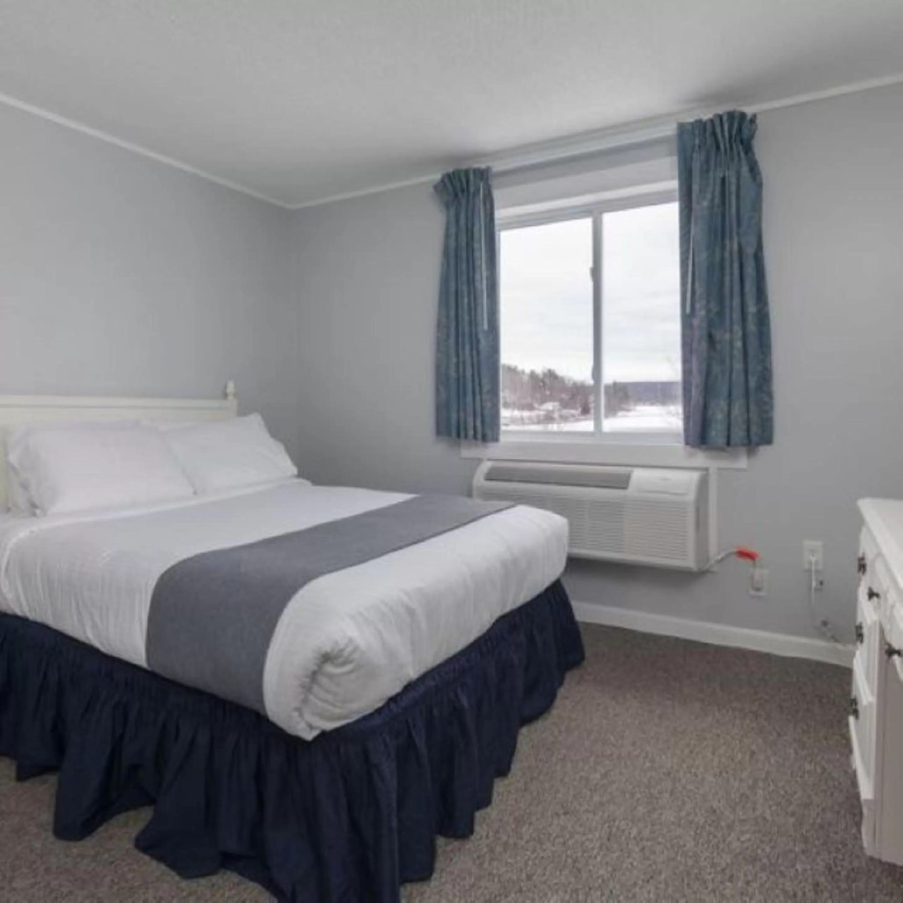 Standard Double Room in Winnisquam Lake Inn