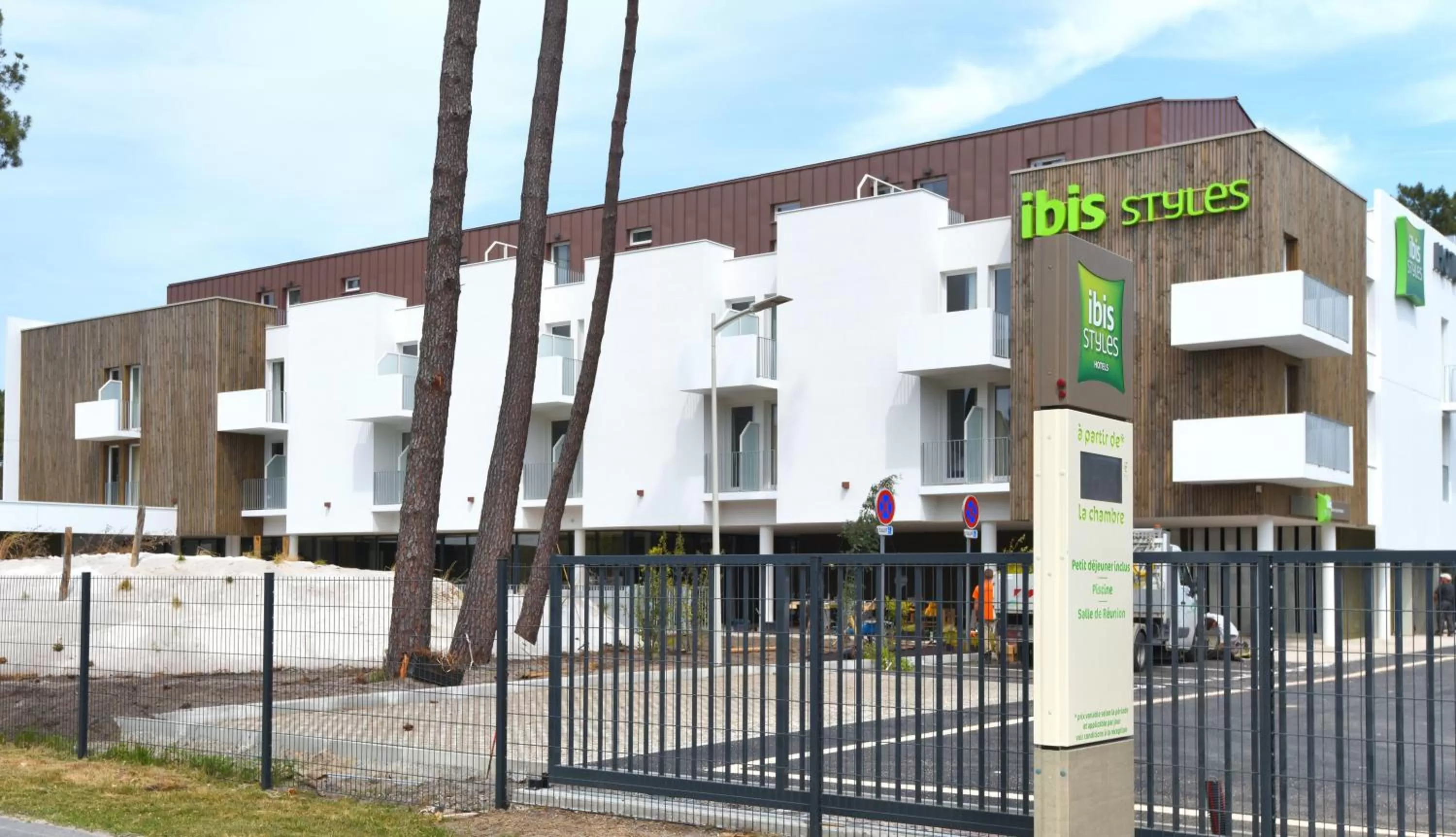 Property building in ibis Styles Arcachon Gujan Mestras