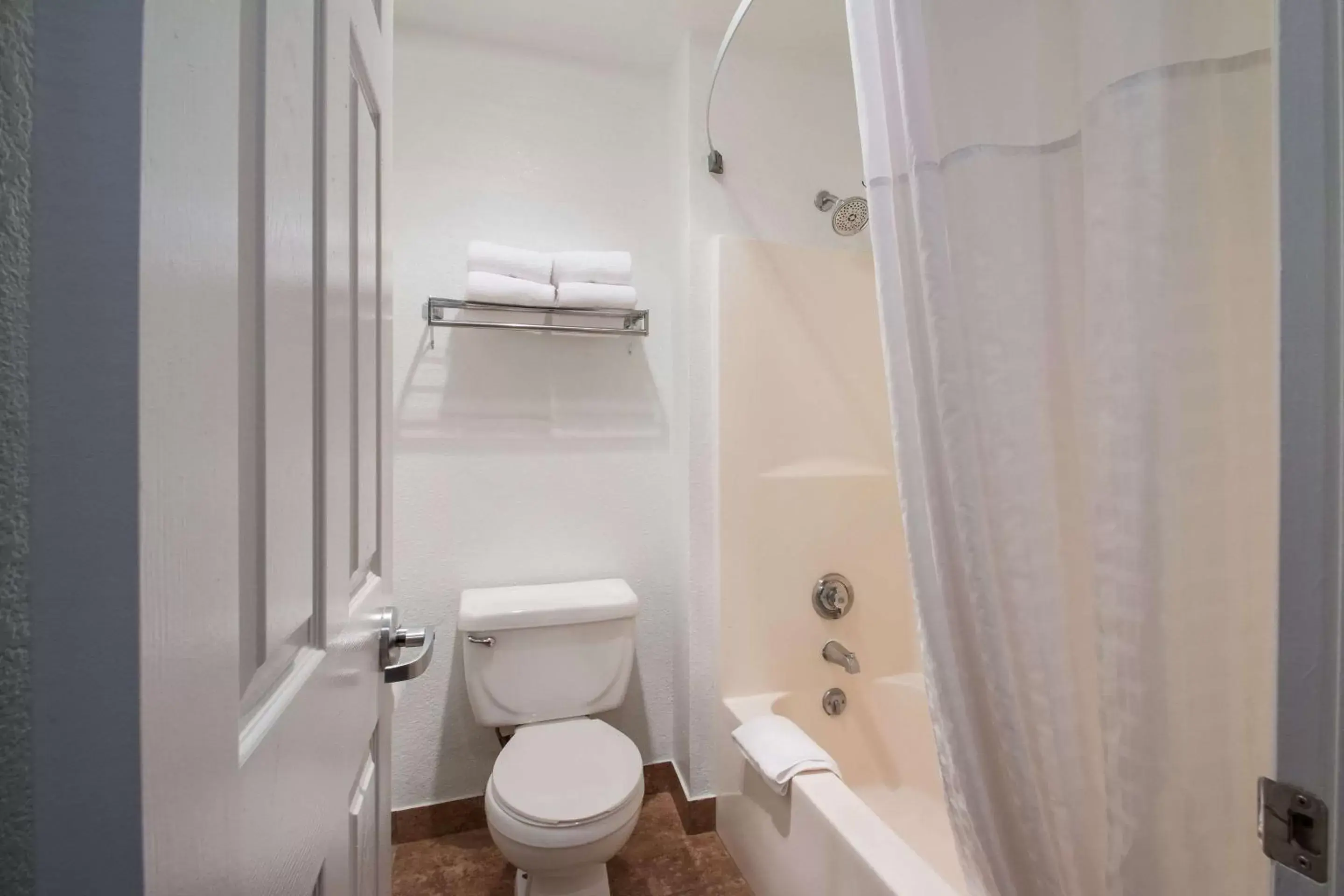 Bathroom in Quality Inn Midvale - Salt Lake City South