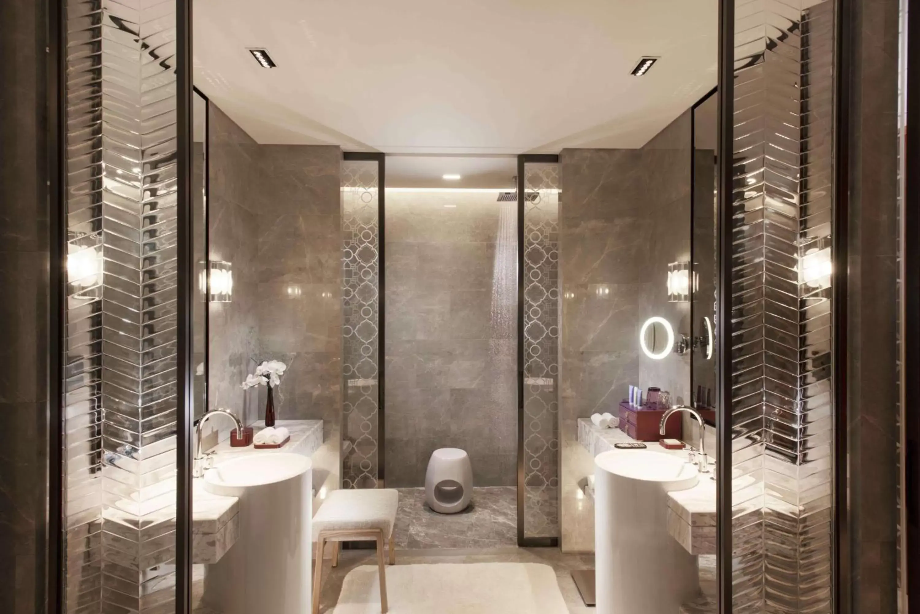 Bathroom in Conrad Guangzhou - Free shuttle between hotel and Exhibition Center during Canton Fair & Exhibitor registration Counter