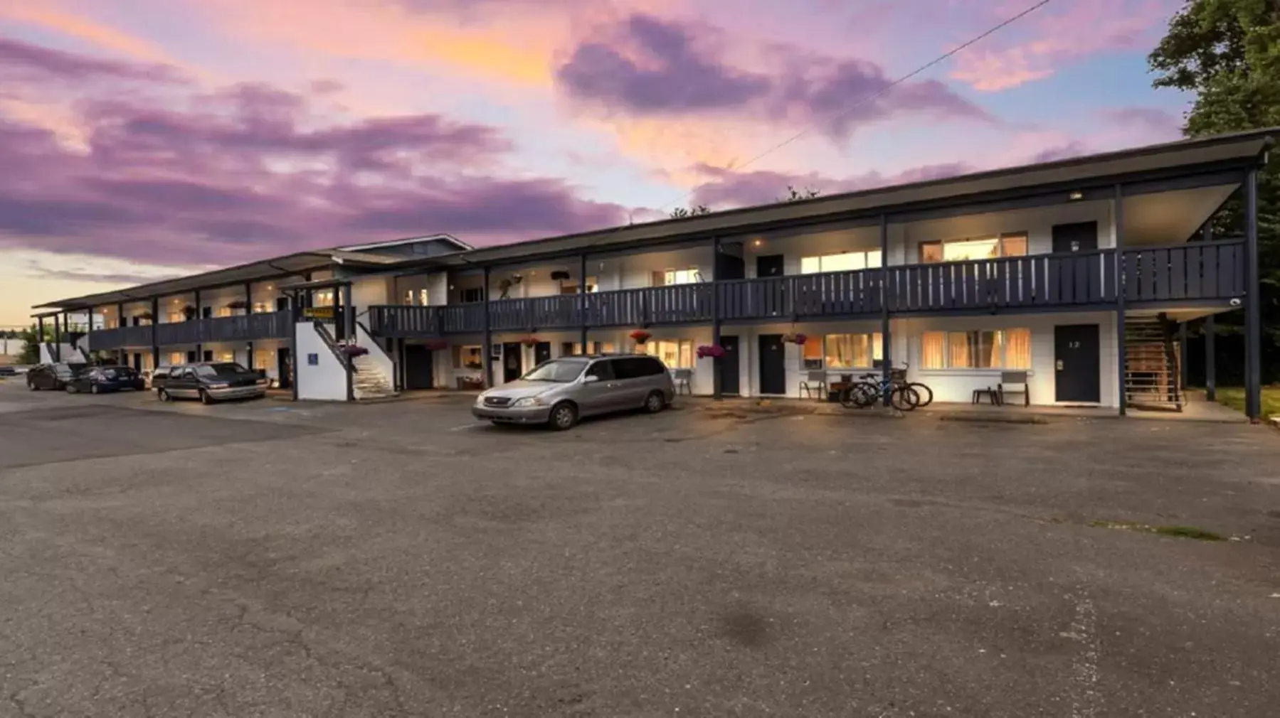 Property Building in Duncan Motel