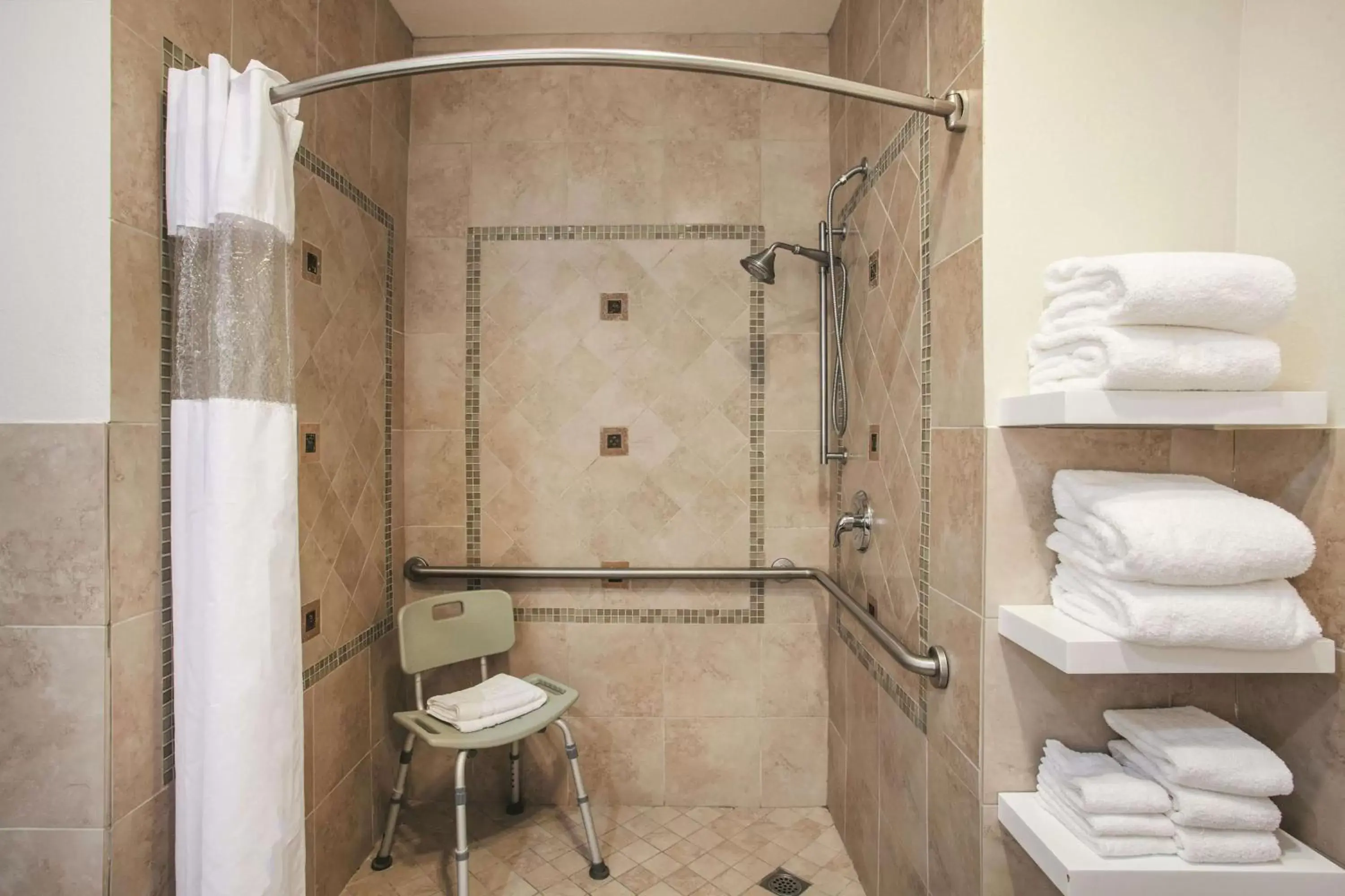 Photo of the whole room, Bathroom in La Quinta by Wyndham Dublin - Pleasanton