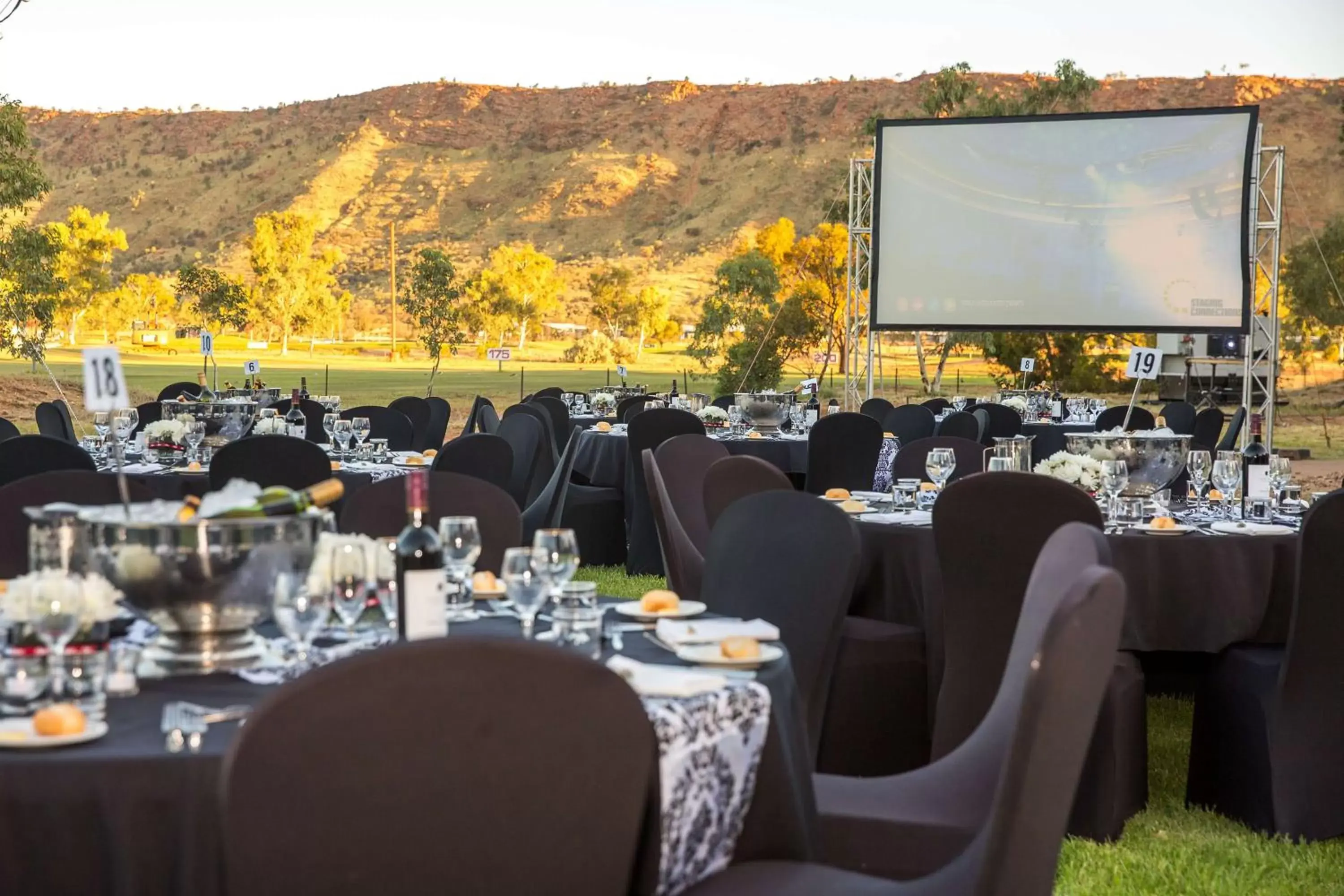 Meeting/conference room, Restaurant/Places to Eat in DoubleTree By Hilton Alice Springs