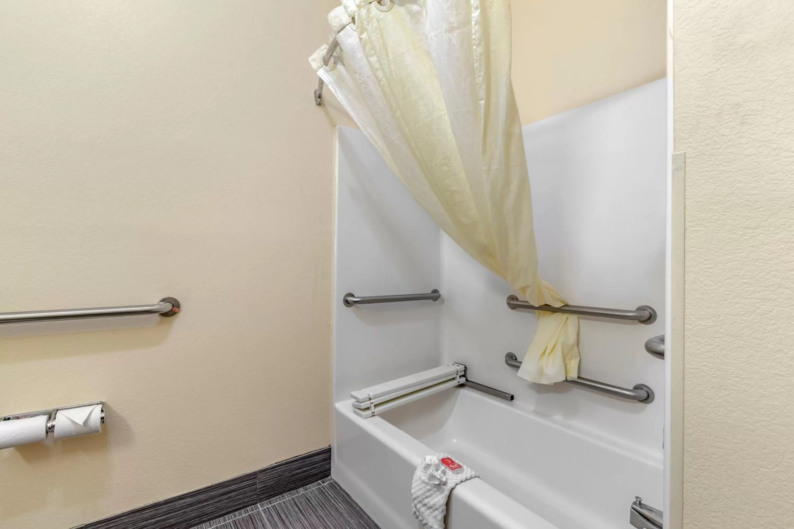 Econo Lodge Brunswick Travel Center