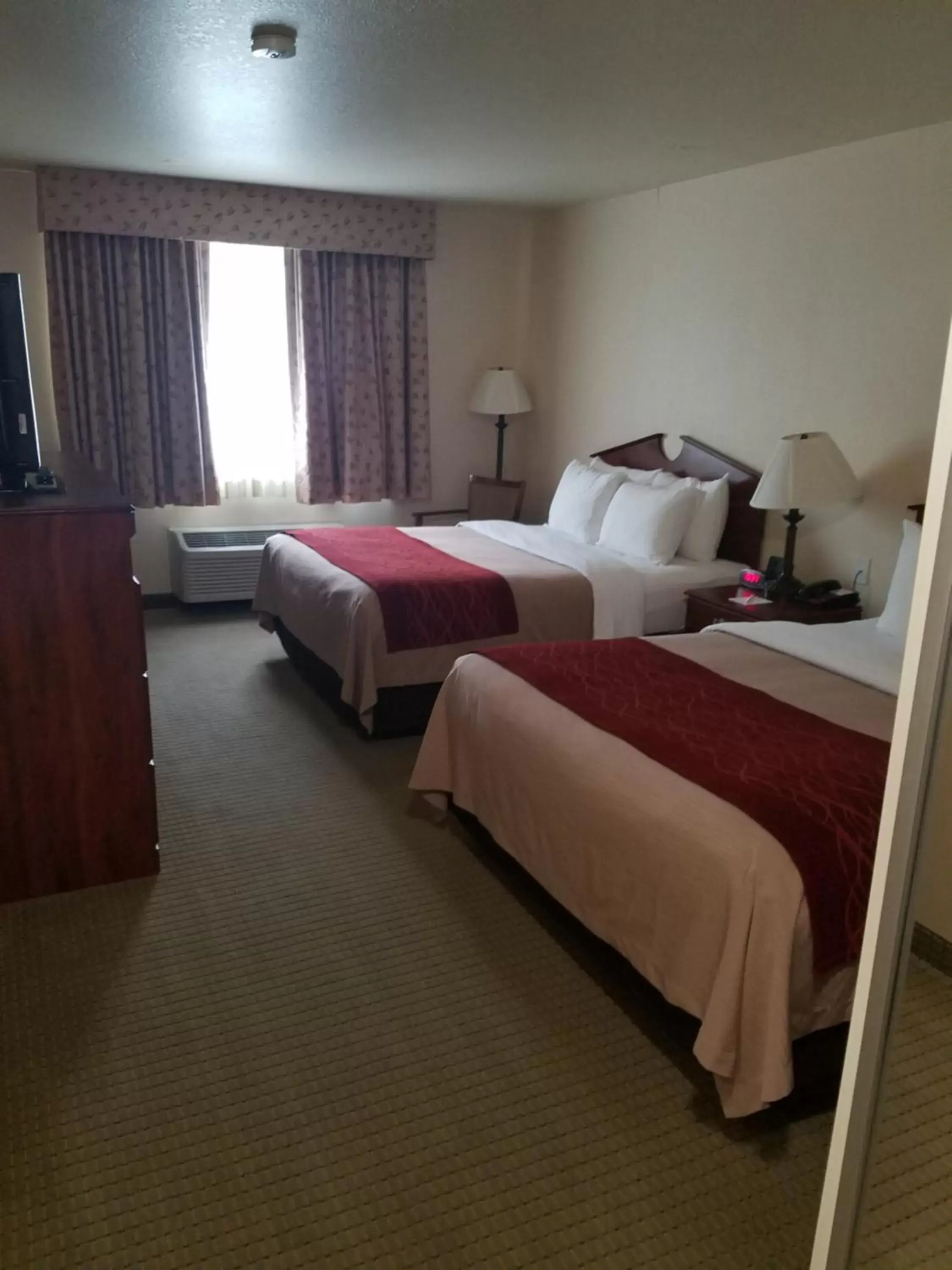 Bedroom, Bed in SureStay Plus Hotel by Best Western Buffalo