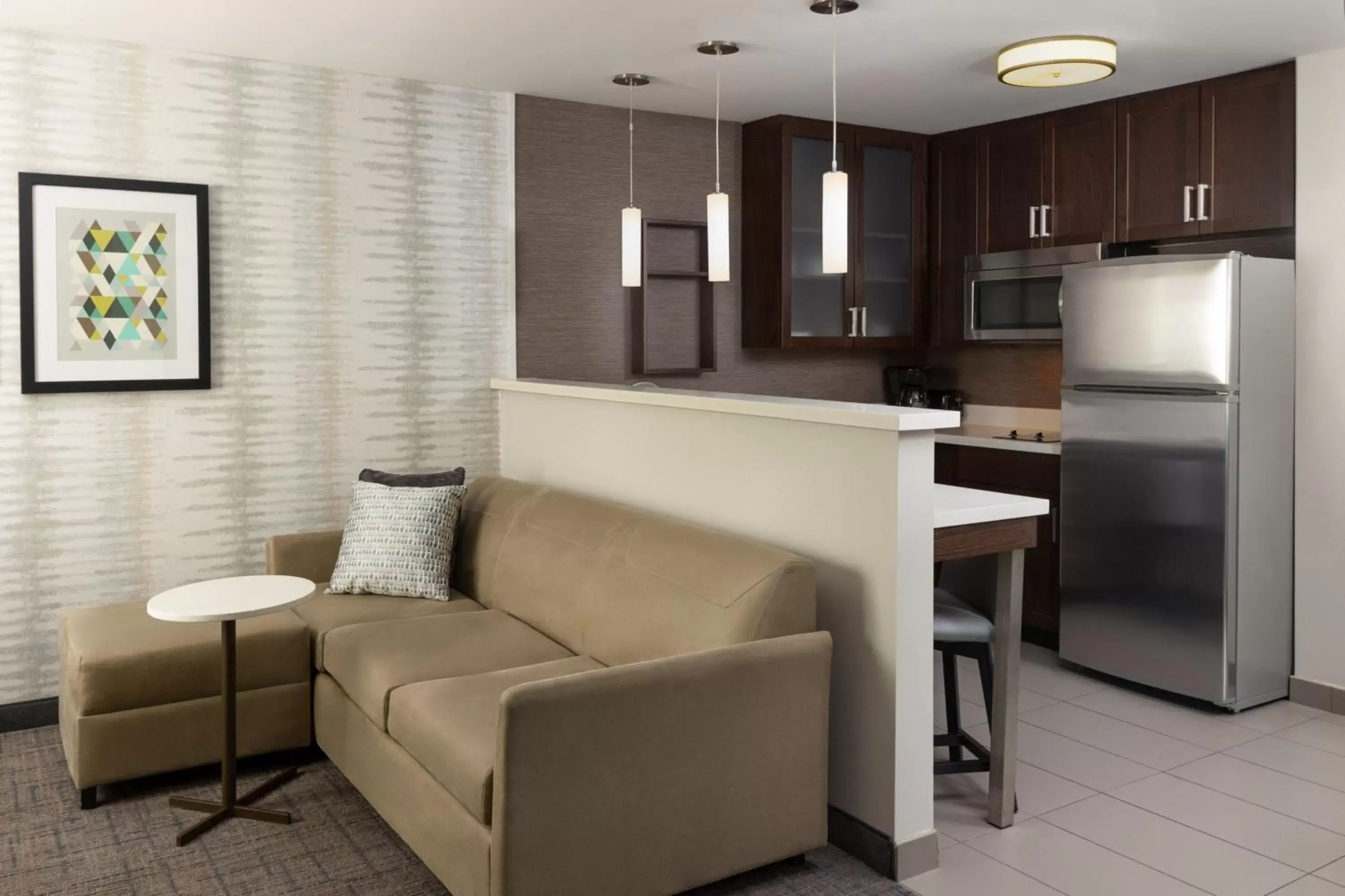 Kitchen or kitchenette, Seating Area in Residence Inn by Marriott Kansas City at The Legends