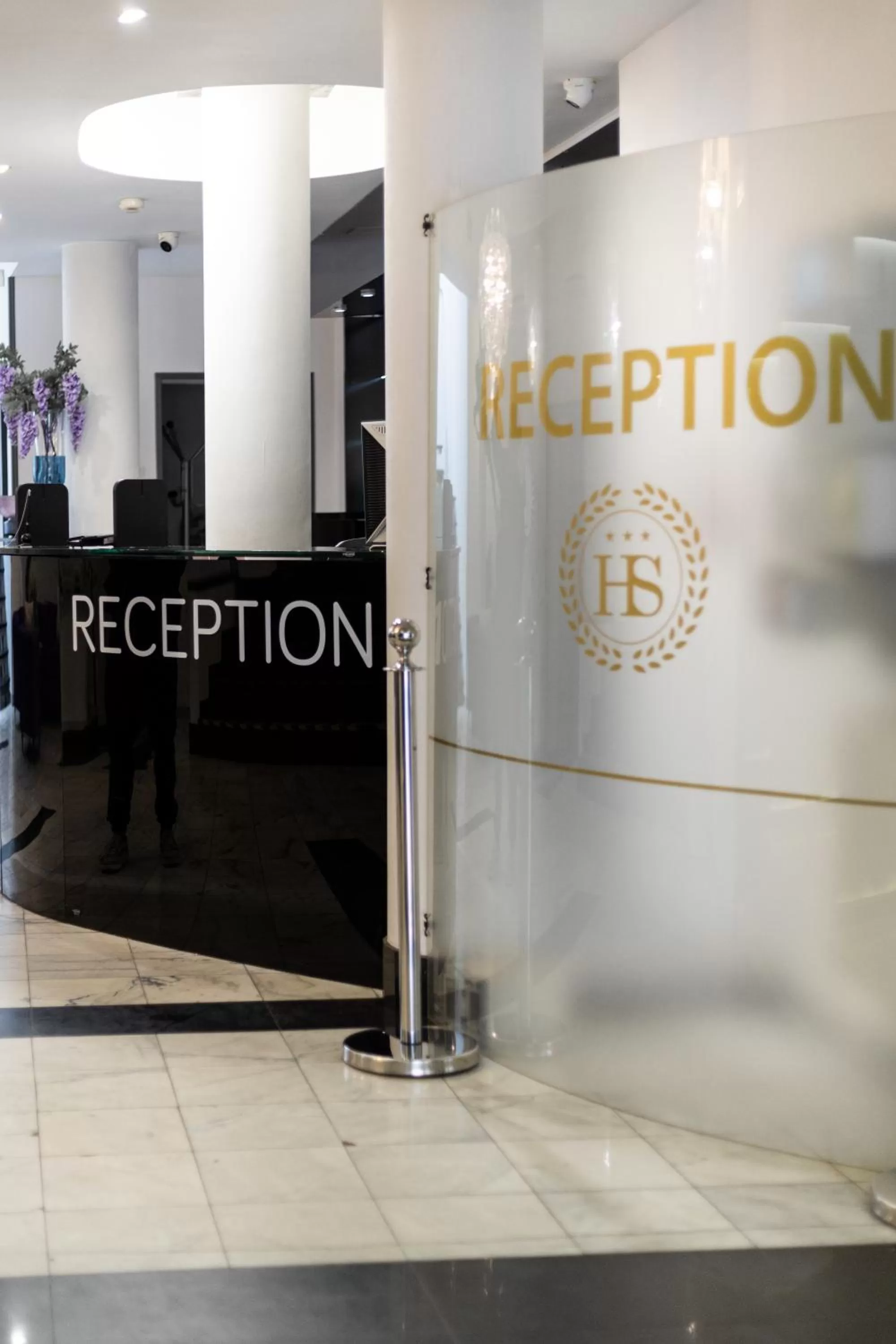 Lobby or reception in Hotel Sofia by The Railway Station Wroclaw