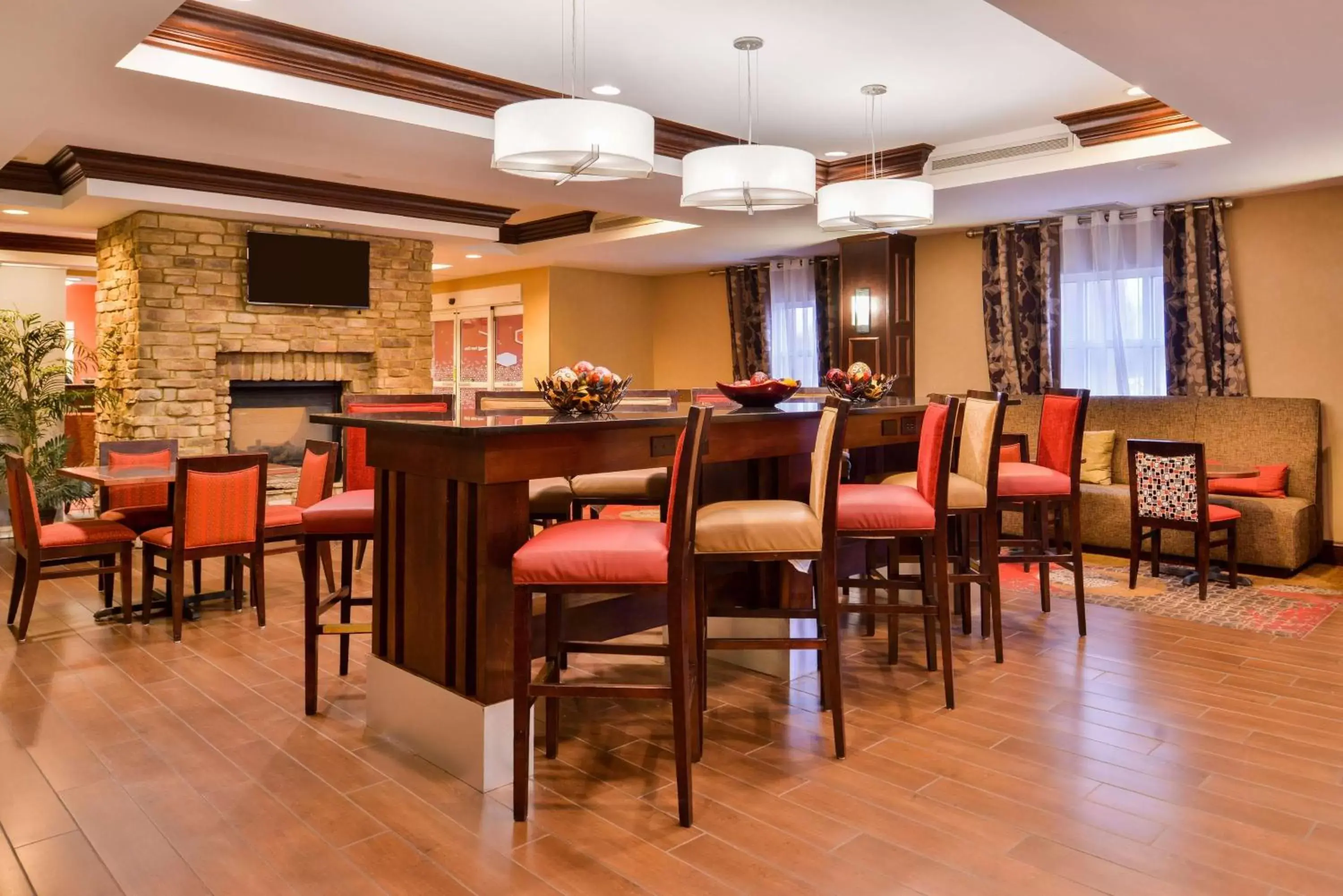 Lobby or reception, Restaurant/Places to Eat in Hampton Inn Statesville