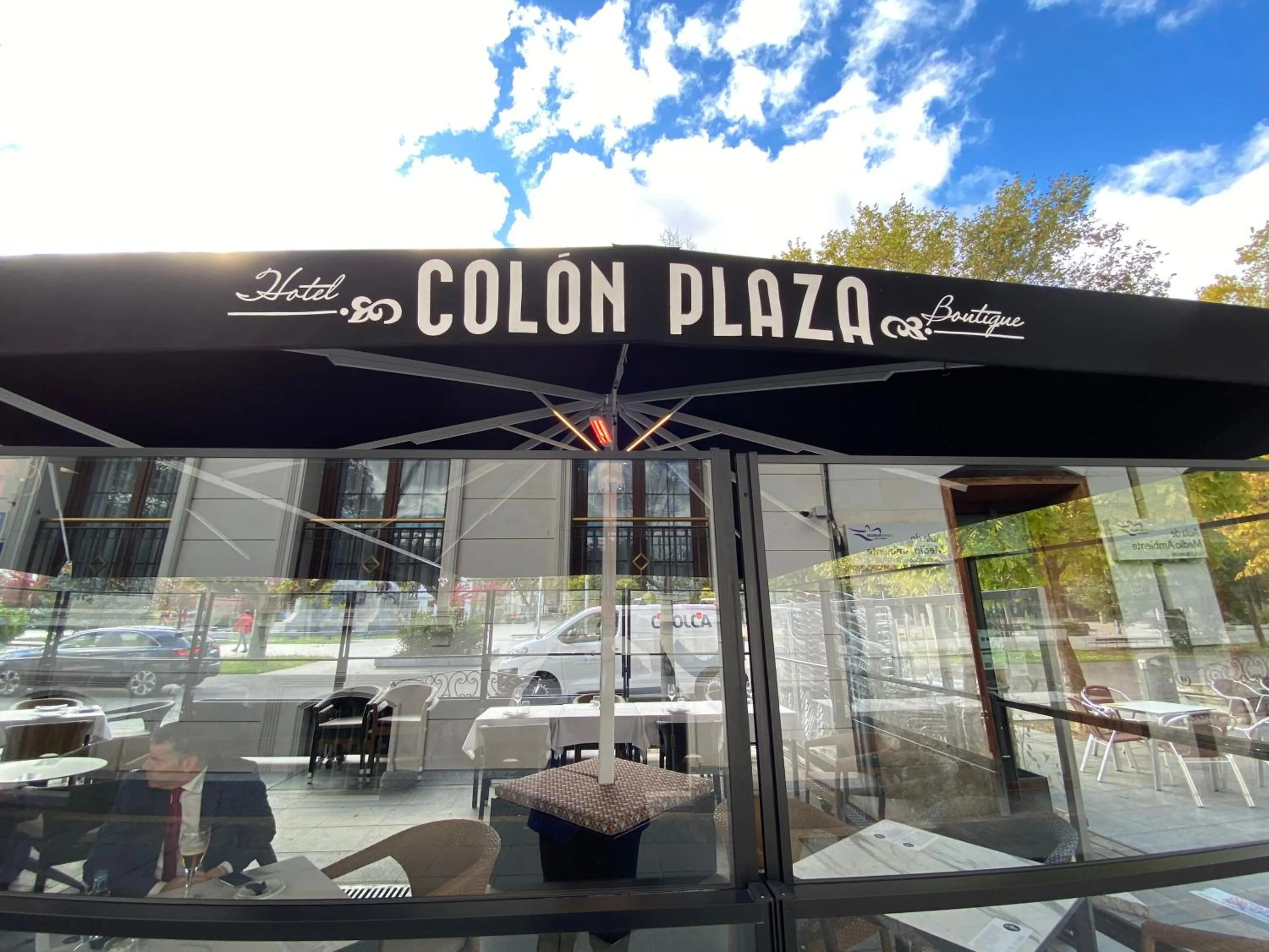 Restaurant/places to eat in Hotel Colón Plaza