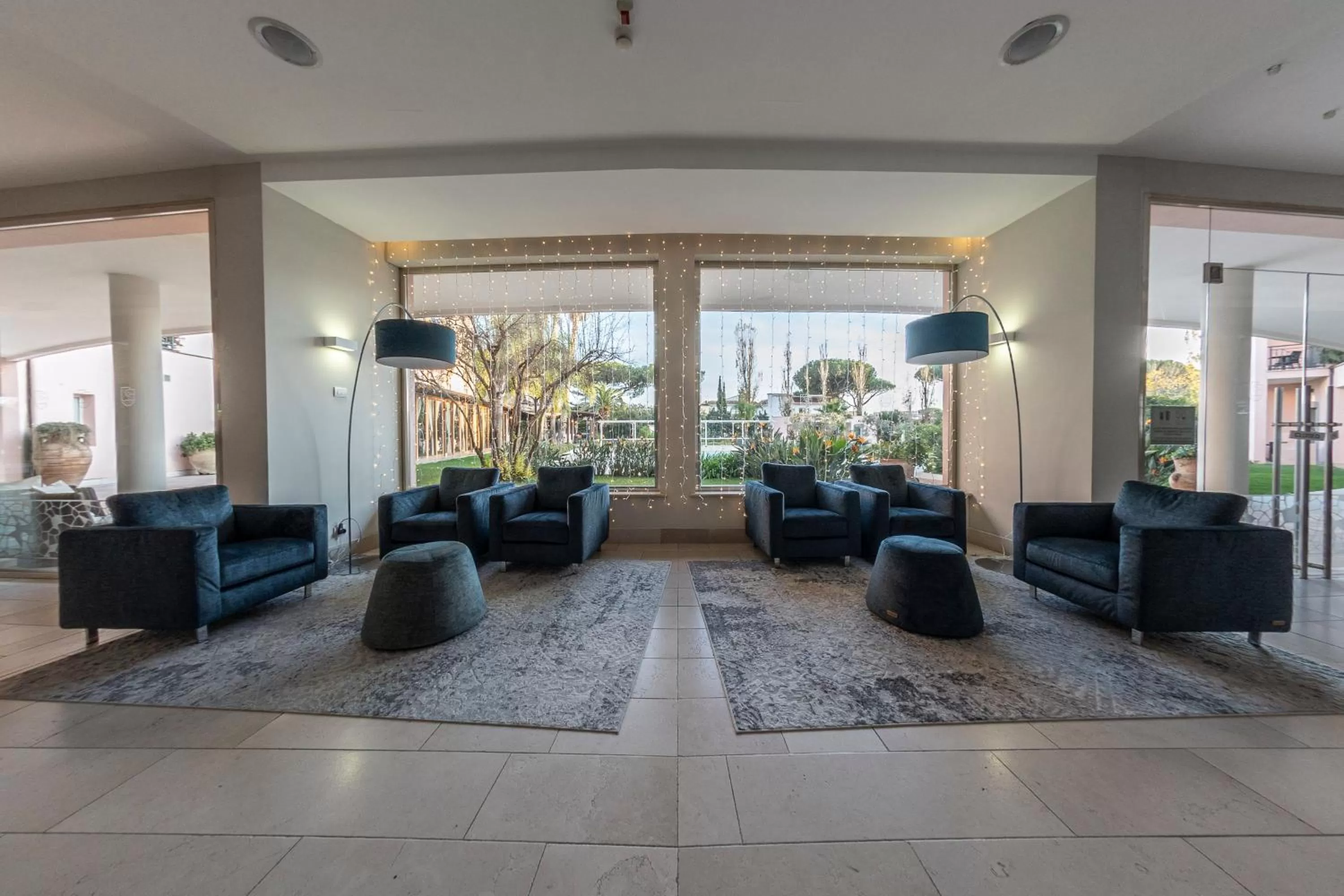 Lobby or reception in Hotel Isola Sacra Rome Airport