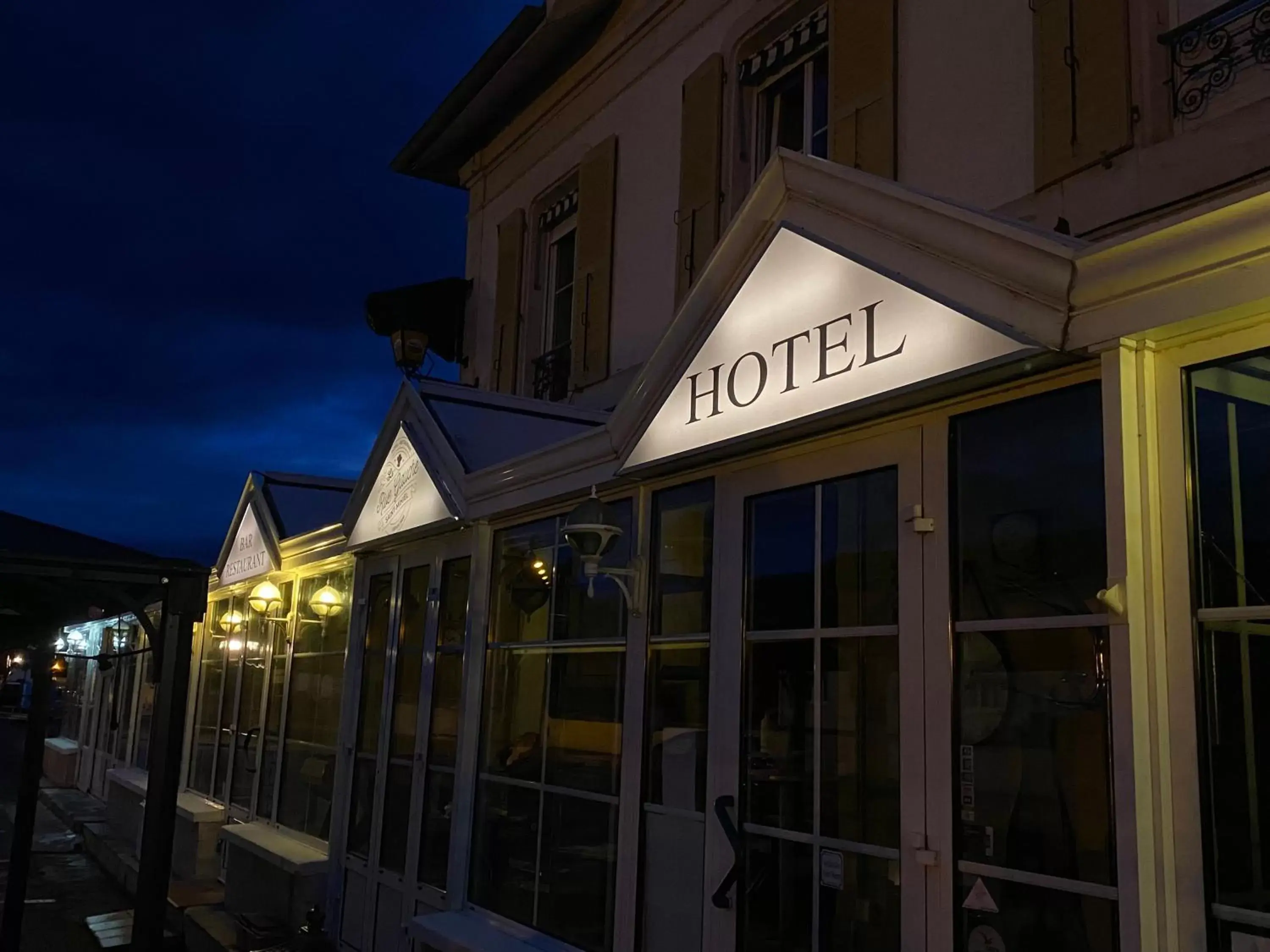 Facade/entrance in Hotel de la Gare