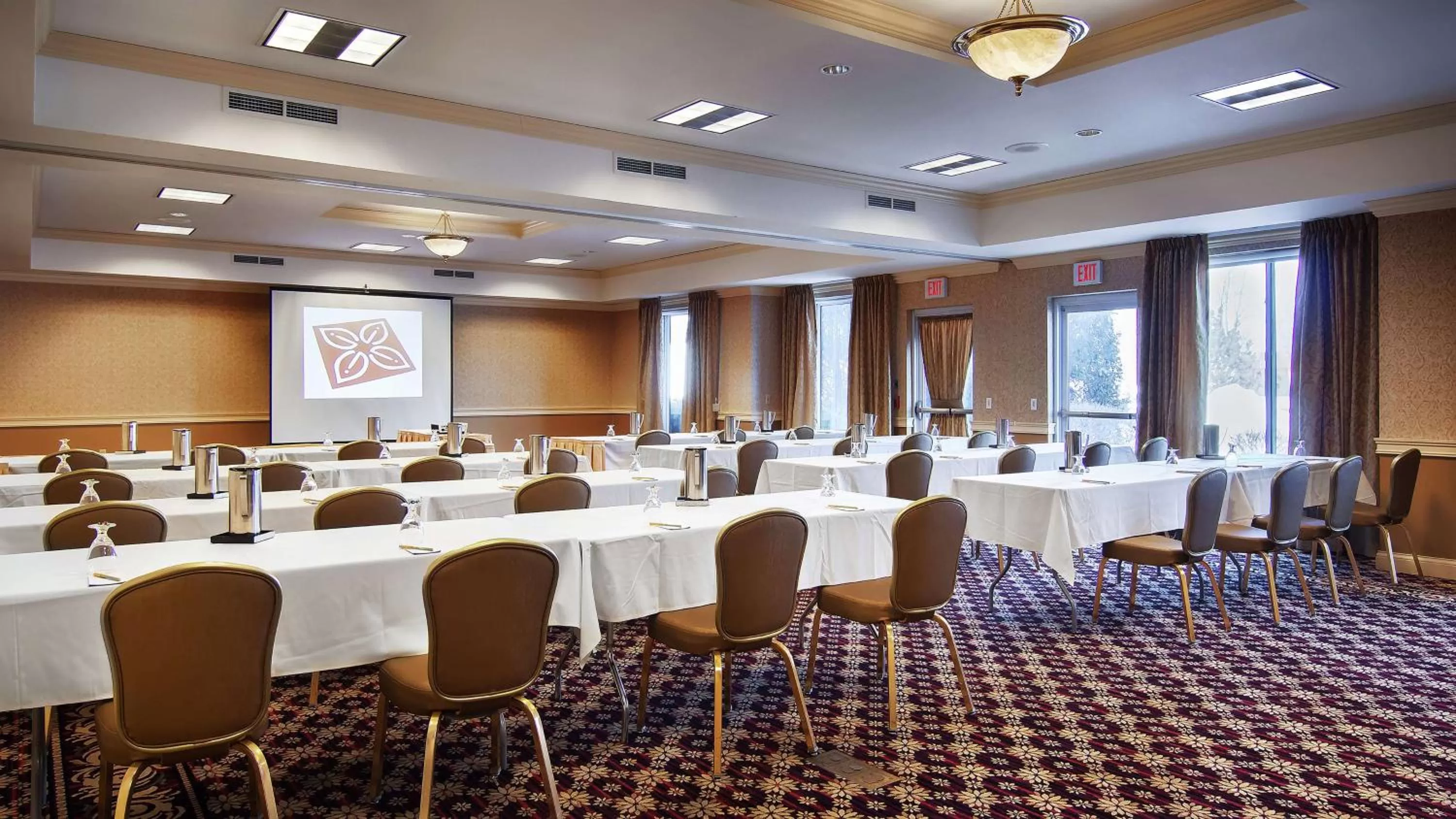 Meeting/conference room in Hilton Garden Inn Milwaukee Northwest Conference Center