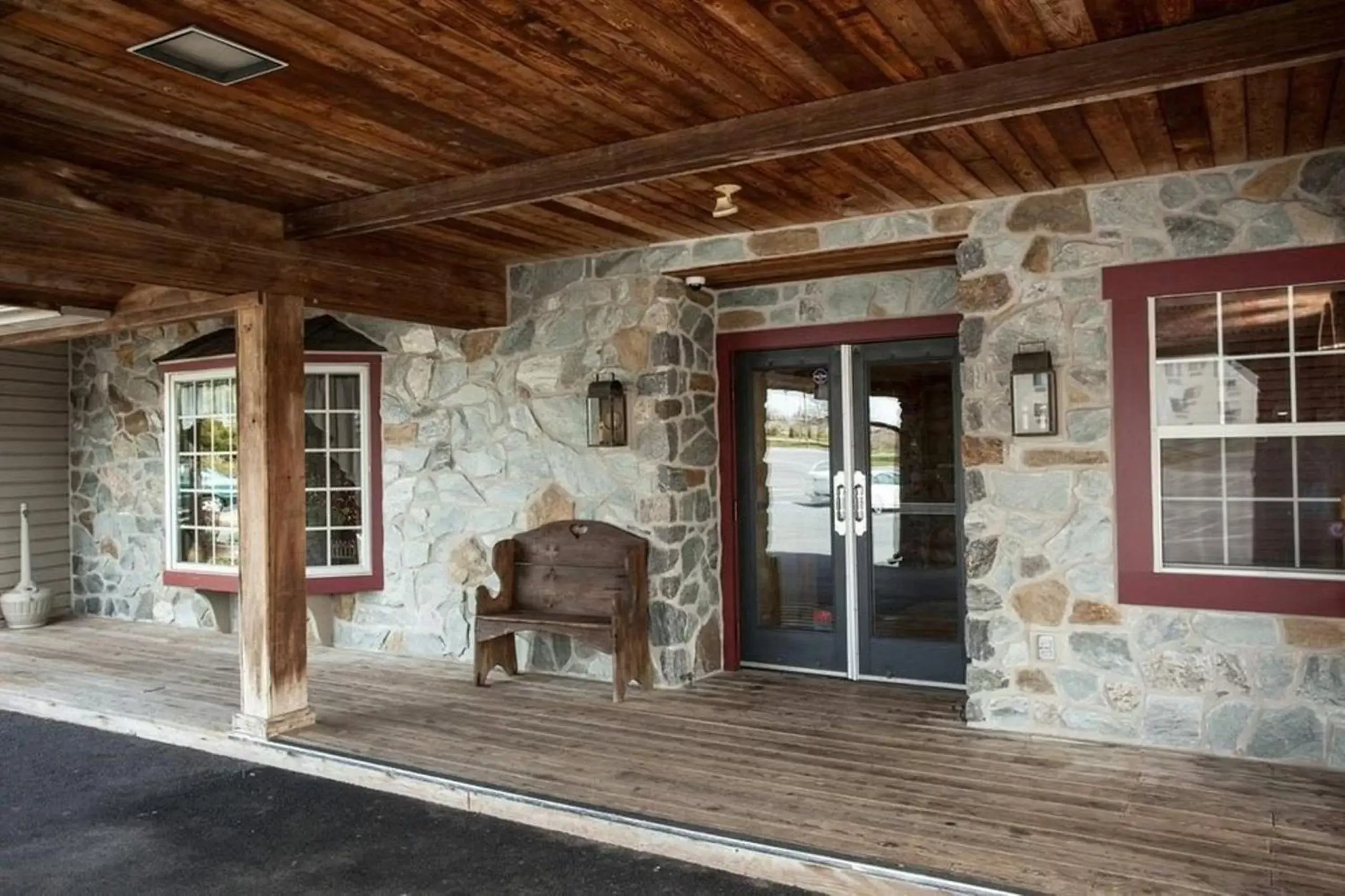 Facade/entrance in The Country Inn of Lancaster