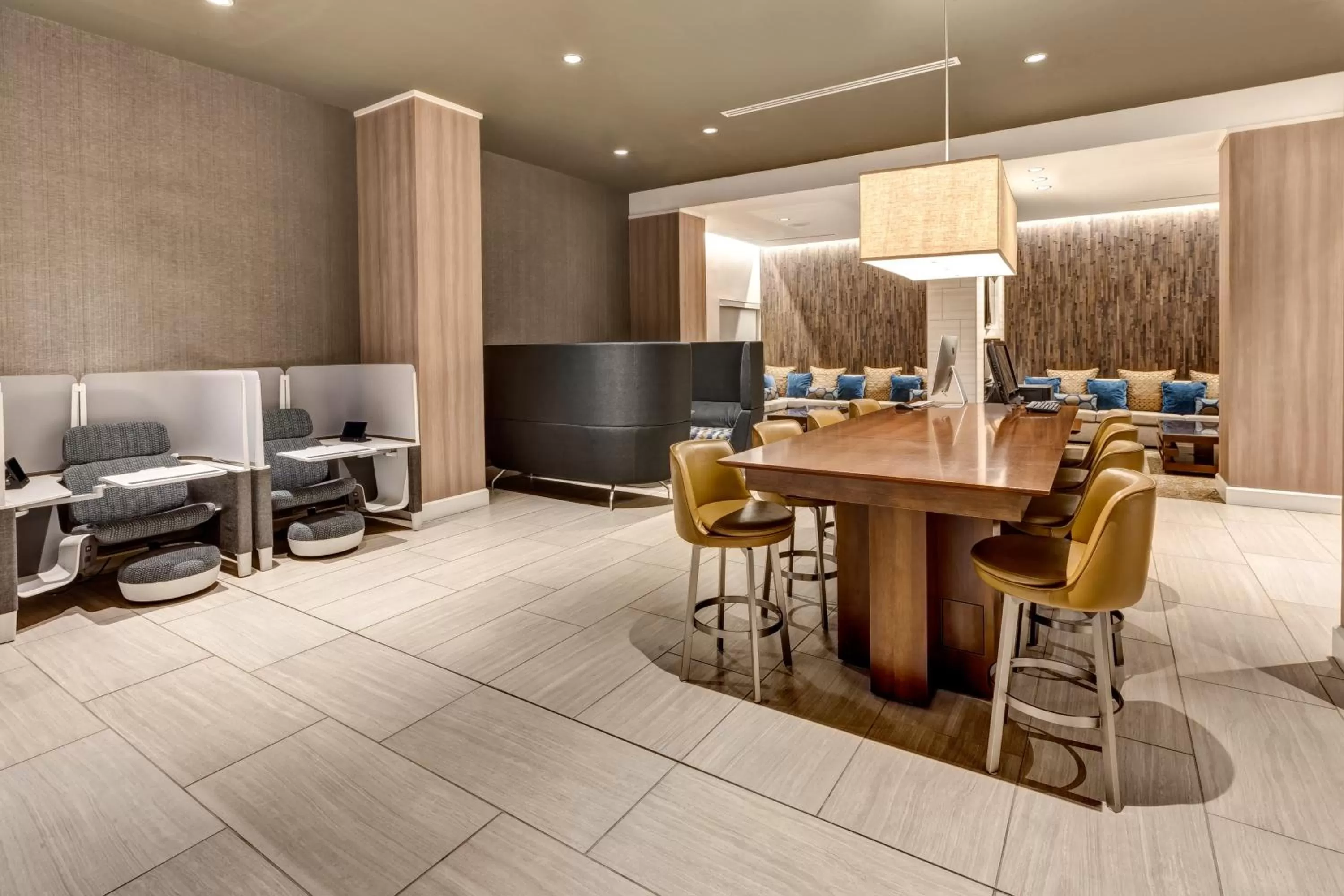 Property building in Crowne Plaza Dulles Airport by IHG