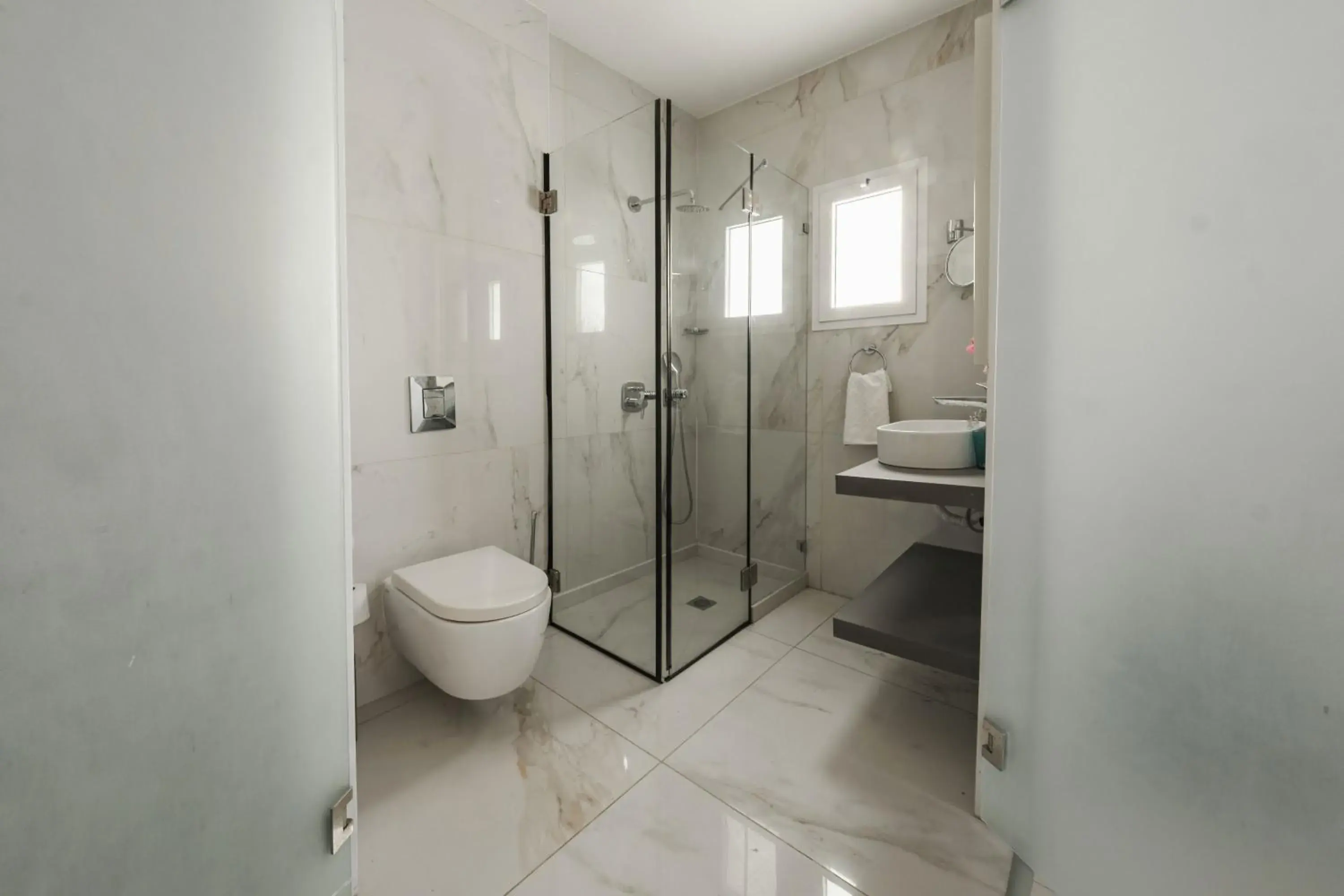 Shower, Bathroom in Kikar Boutique Hotel