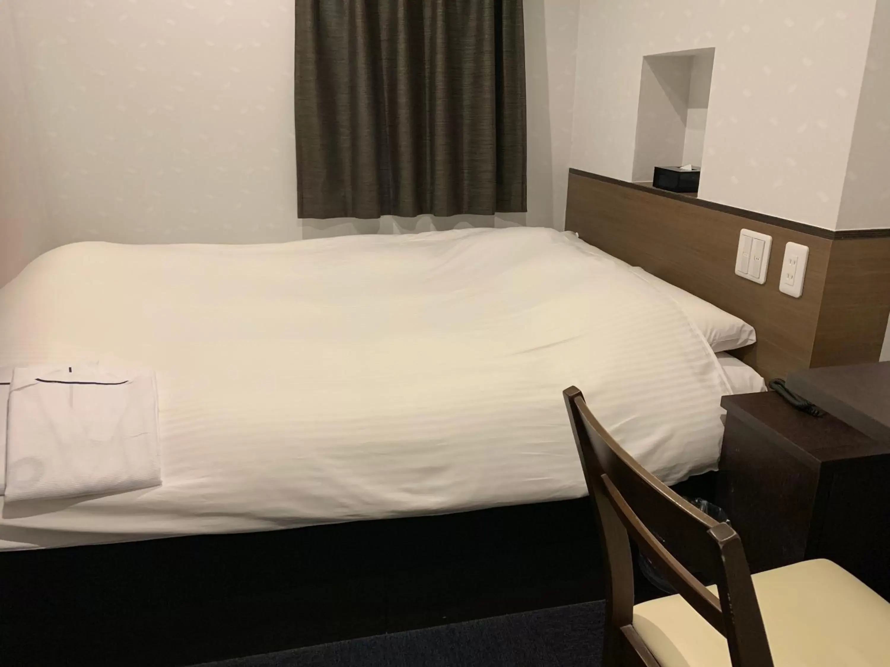 Bed in Nagoyaeki Access Hotel