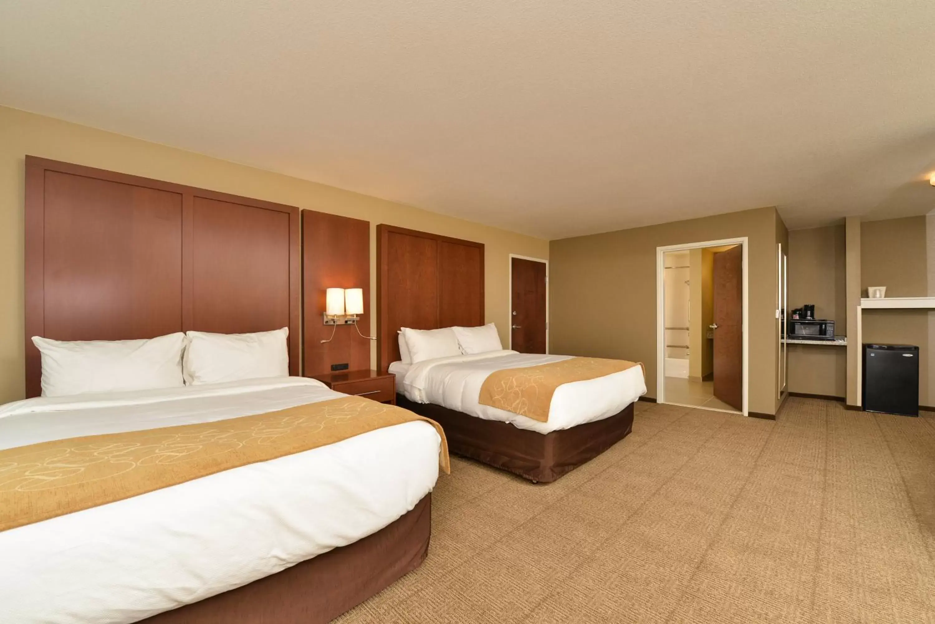 Suite with Two Queen Beds - Accessible/Non-Smoking in Comfort Suites Minot South Suite with Two Queen Beds - Accessible/Non-Smoking in Comfort Suites Minot South