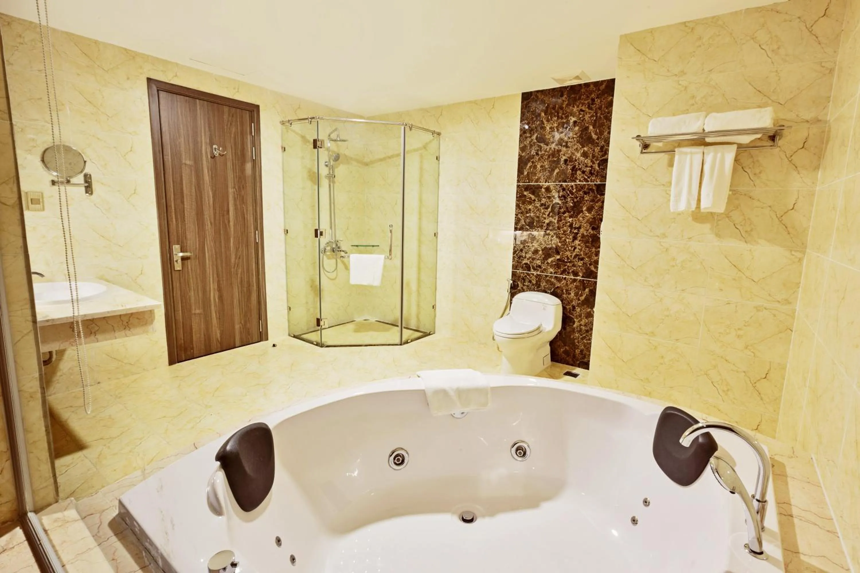 Bathroom in Muong Thanh Luxury Can Tho Hotel