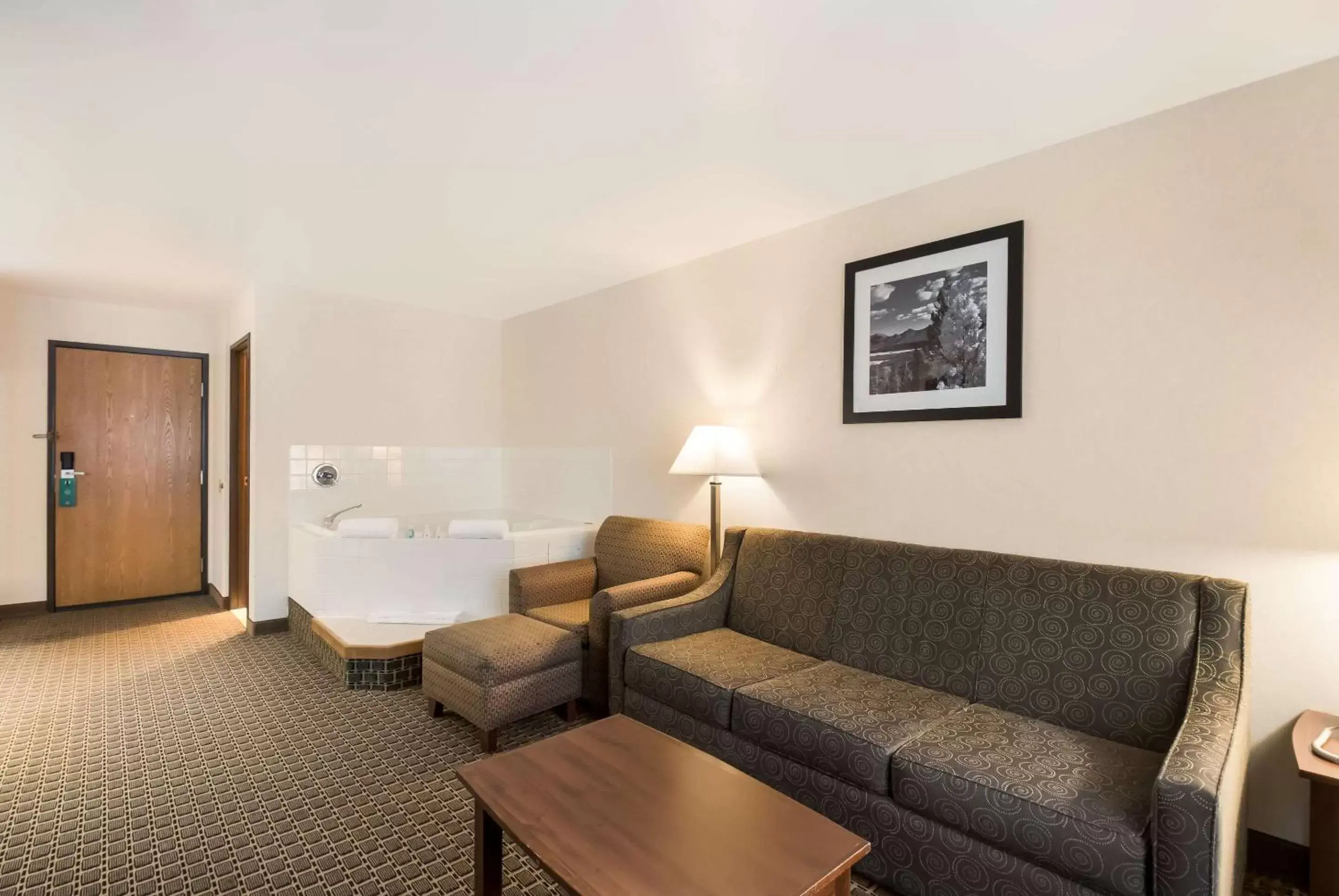 Bedroom, Seating Area in Quality Inn & Suites Steamboat Springs
