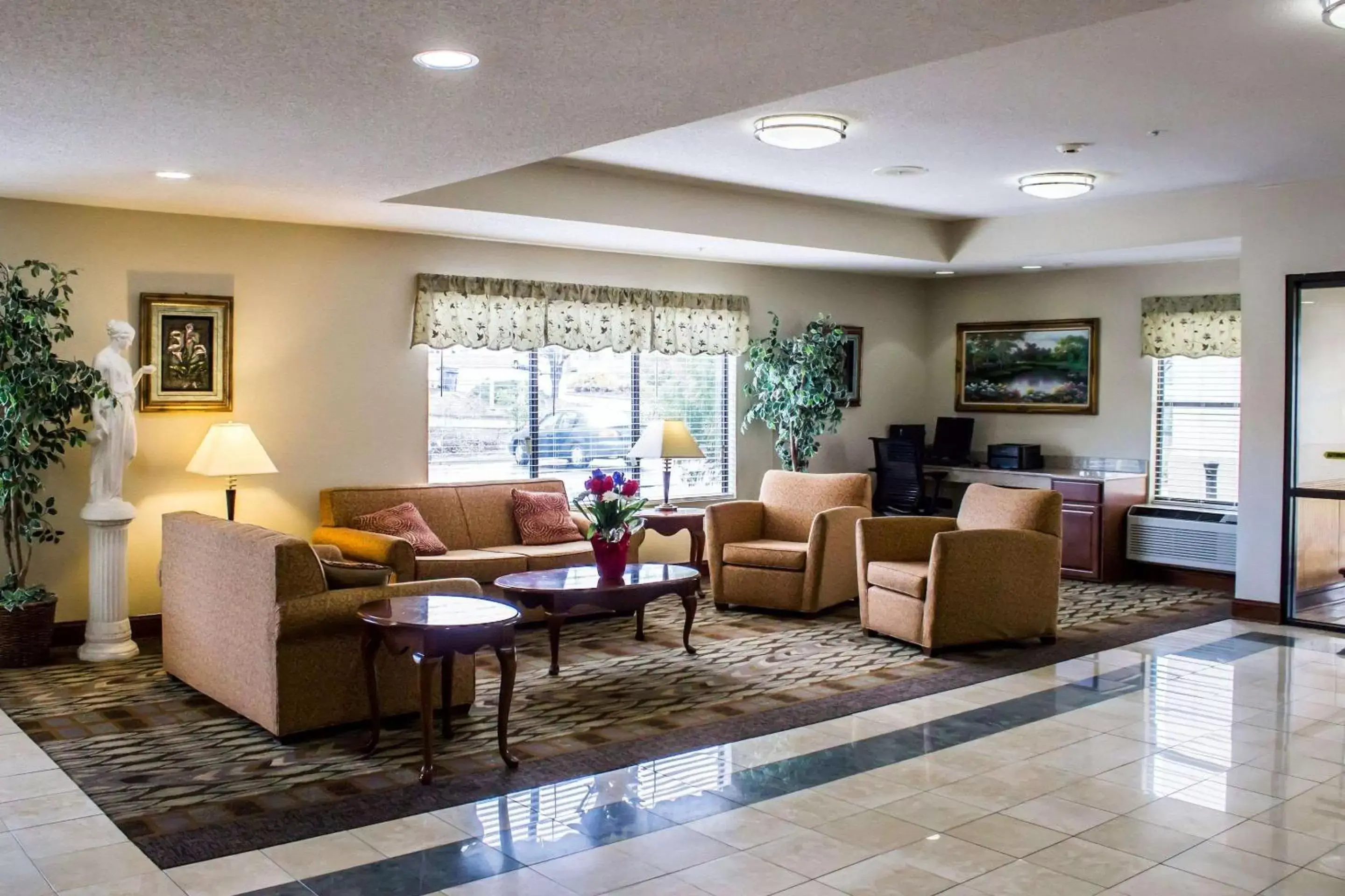 Lobby or reception, Seating Area in Quality Inn Fuquay Varina East