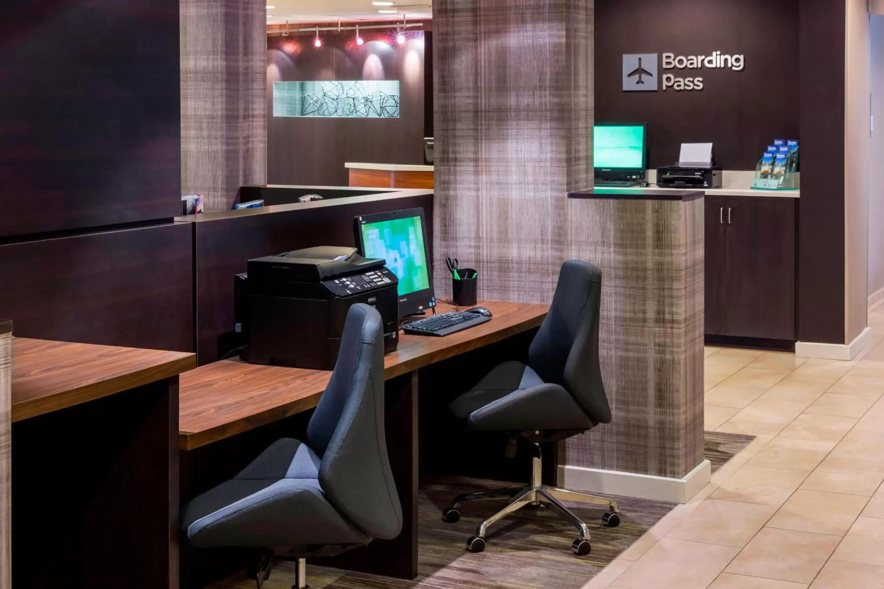 Business facilities in Courtyard by Marriott Pensacola